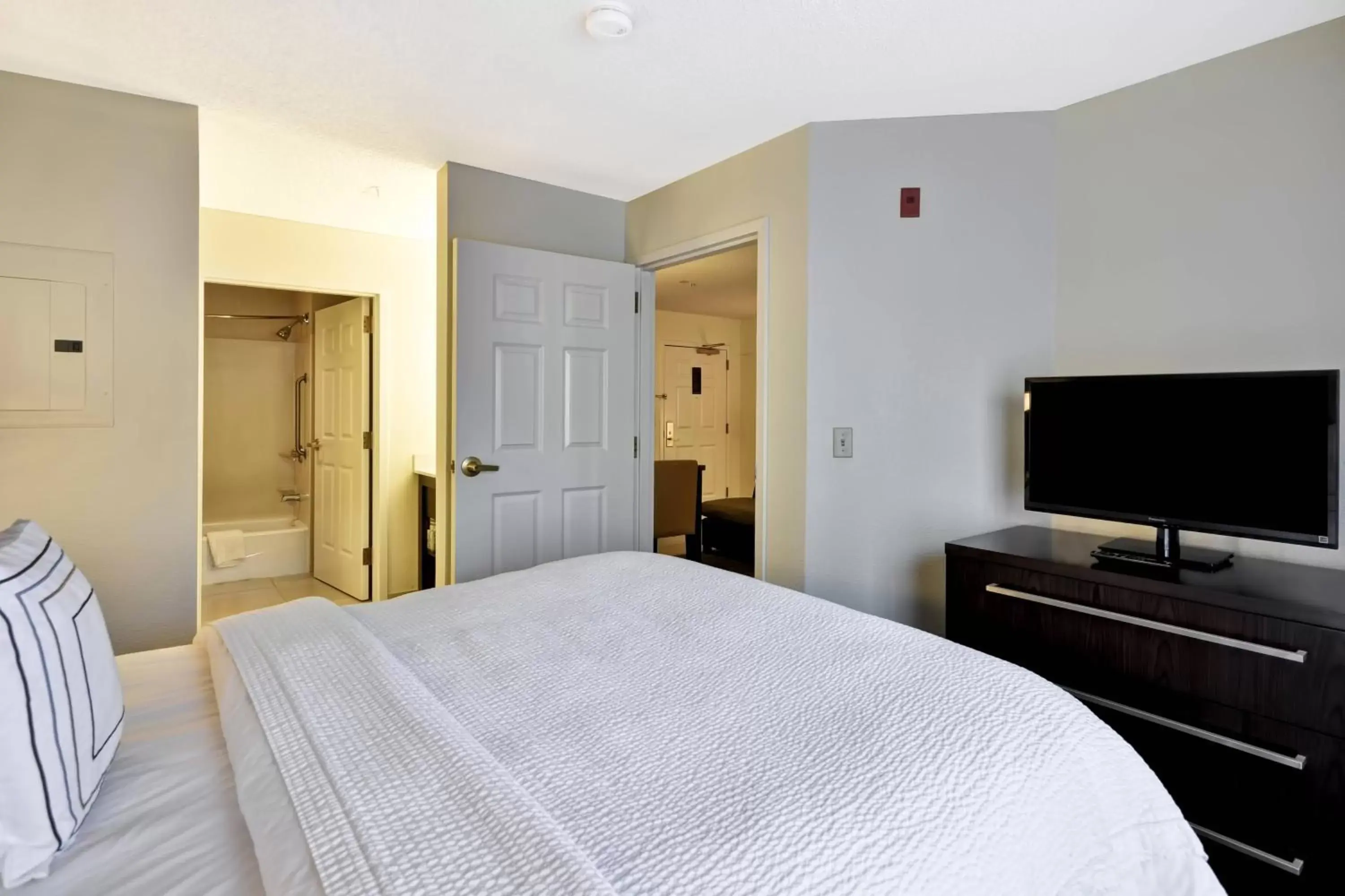 Bedroom, Bed in Residence Inn by Marriott Jacksonville Airport