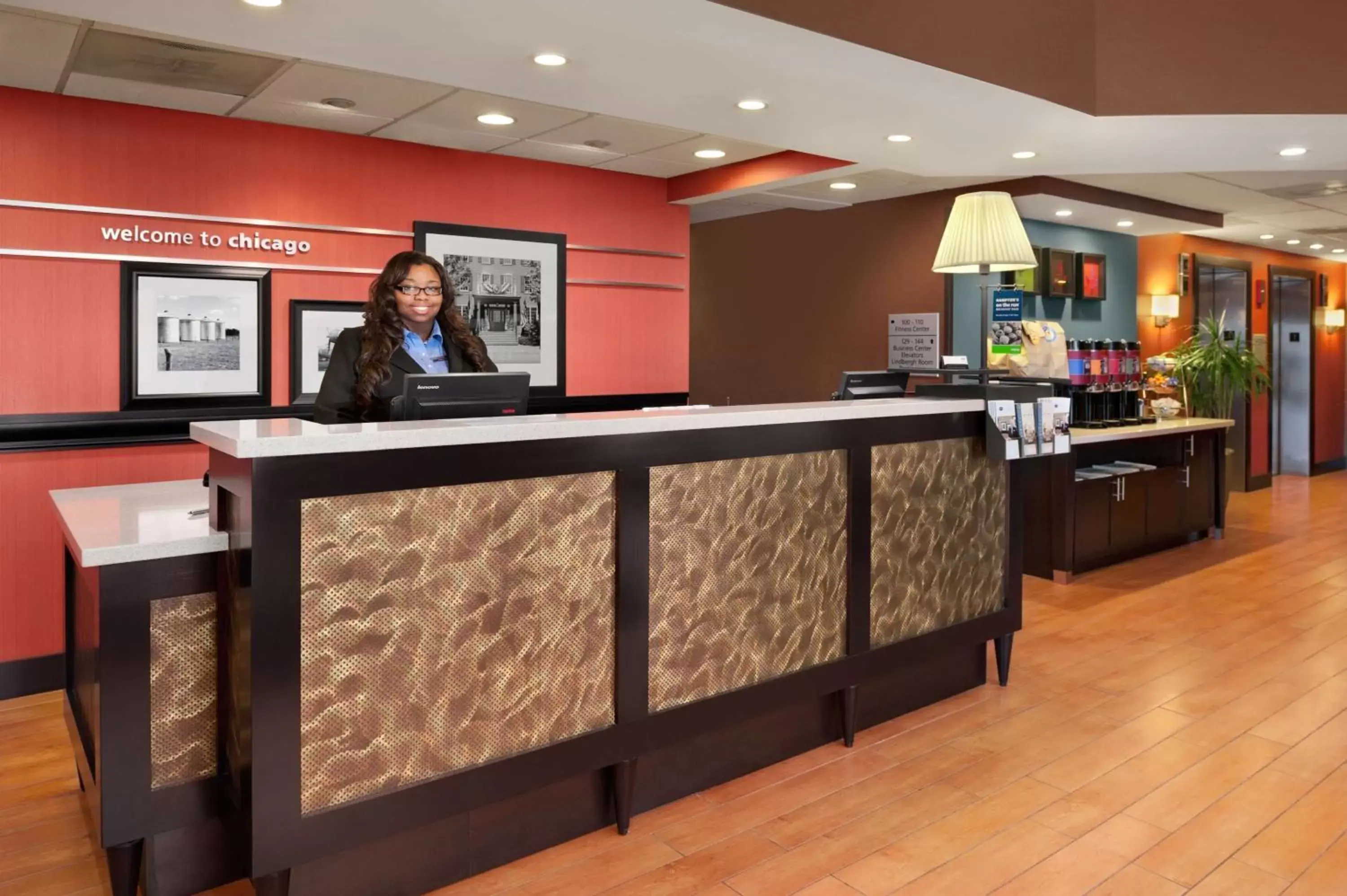 Property building, Lobby/Reception in Hampton Inn Chicago-Midway Airport