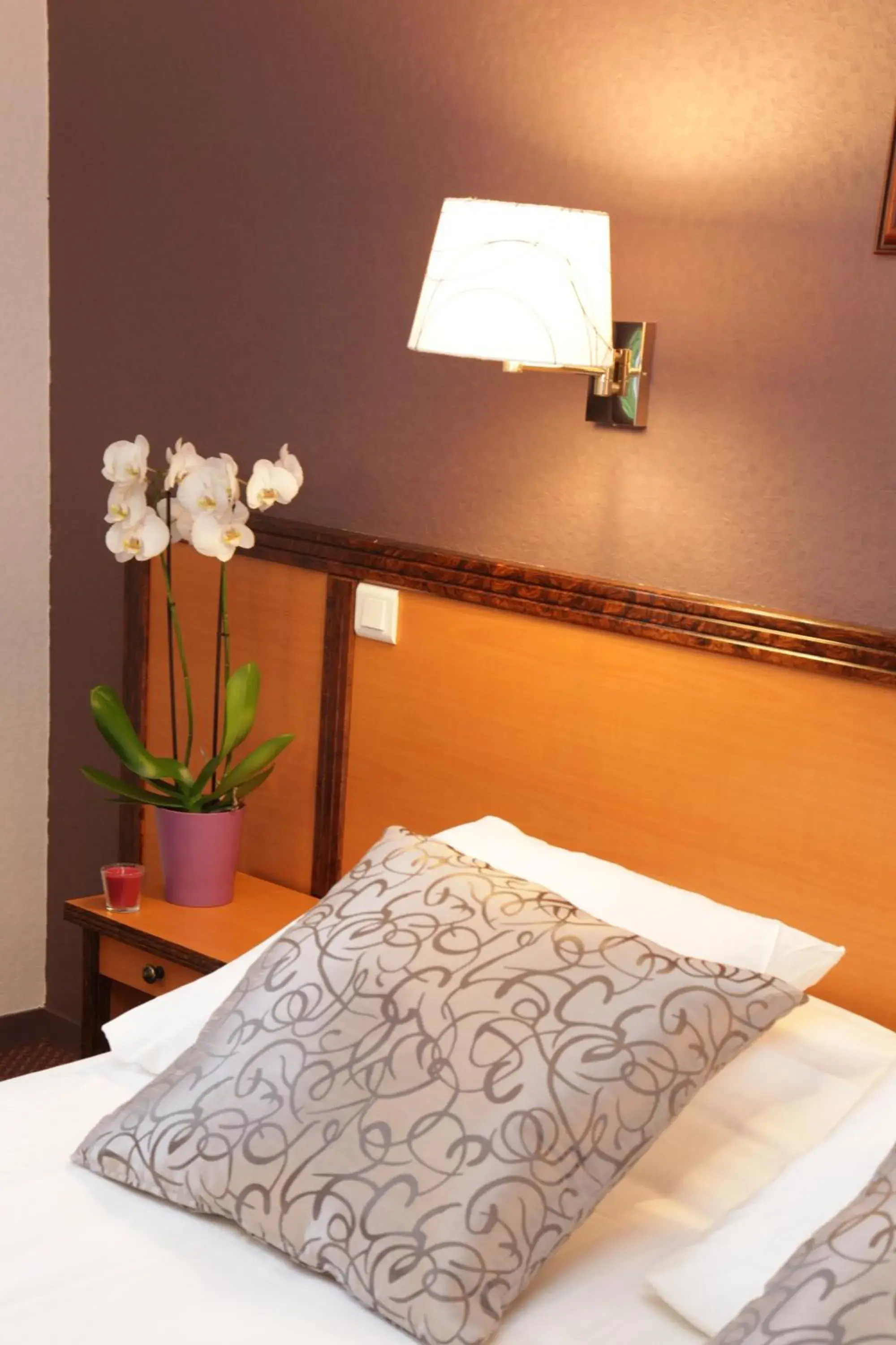 Bed in The Originals City, Hotel Paray-le-Monial