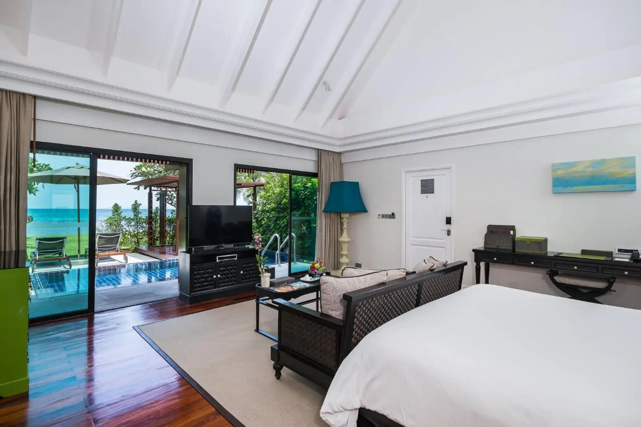 Photo of the whole room, Pool View in InterContinental Koh Samui Resort, an IHG Hotel