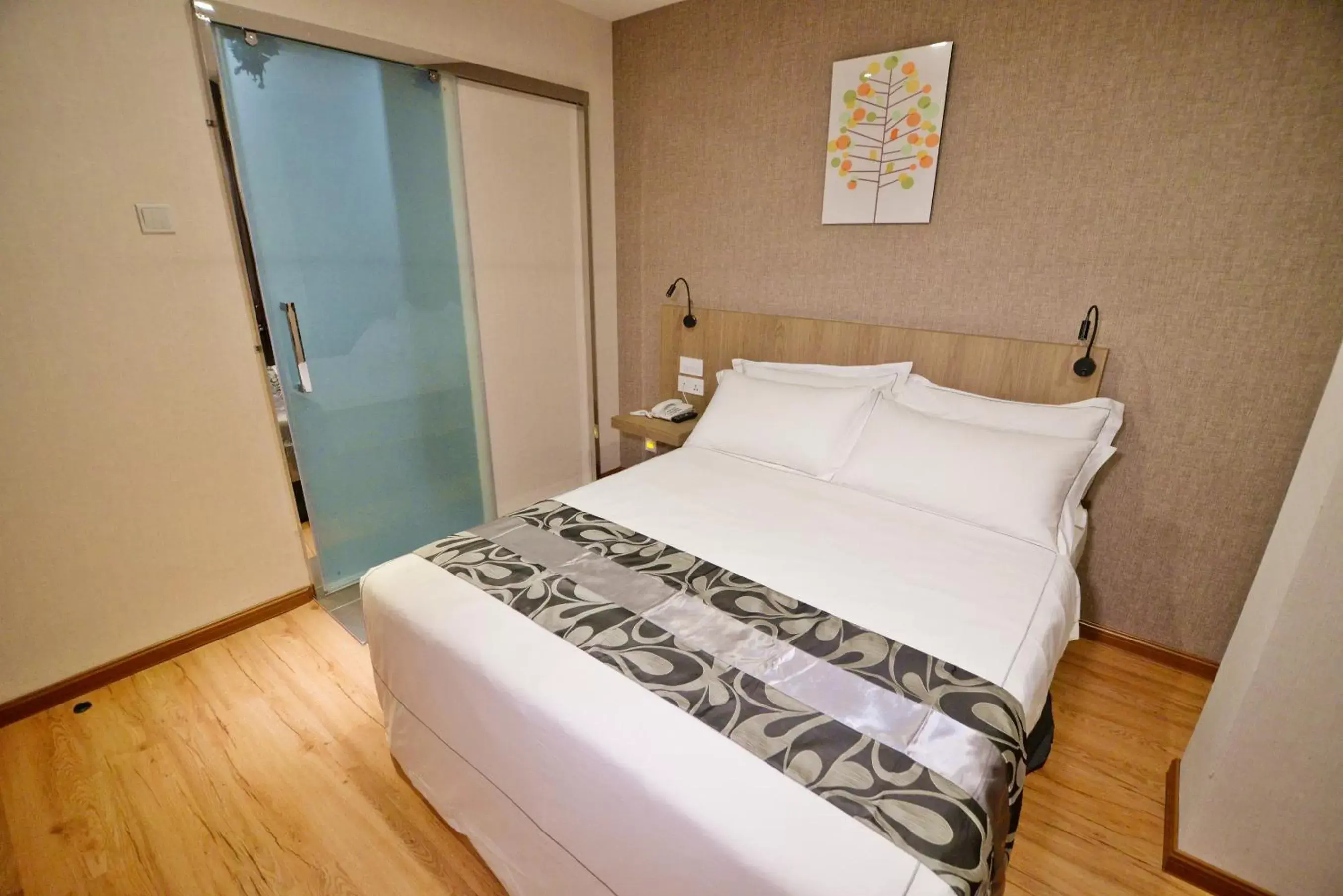 Bed in Diamond Inn Bed in Diamond Inn