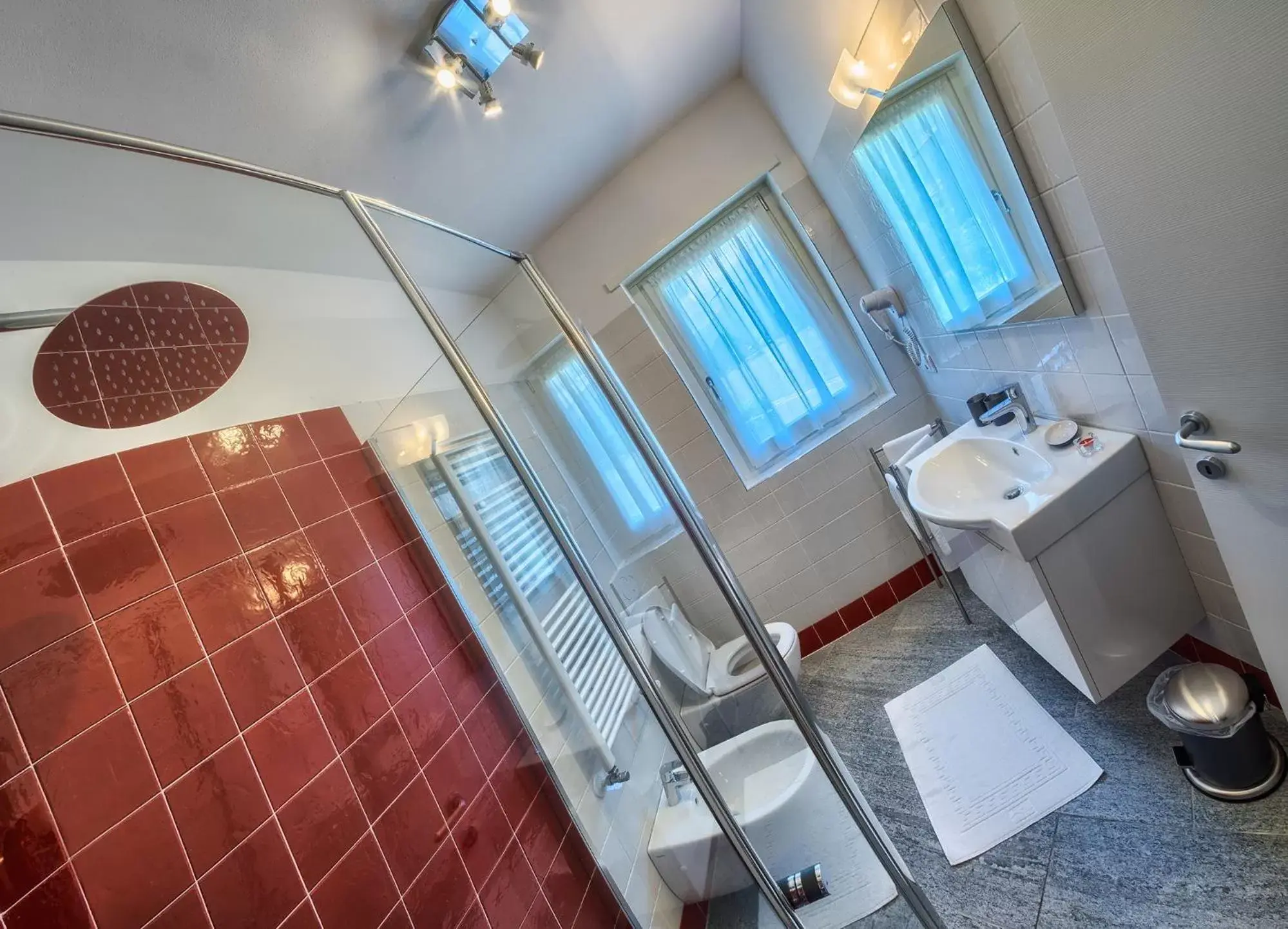 Bathroom in Rainbow Holiday Apartments Lake Como