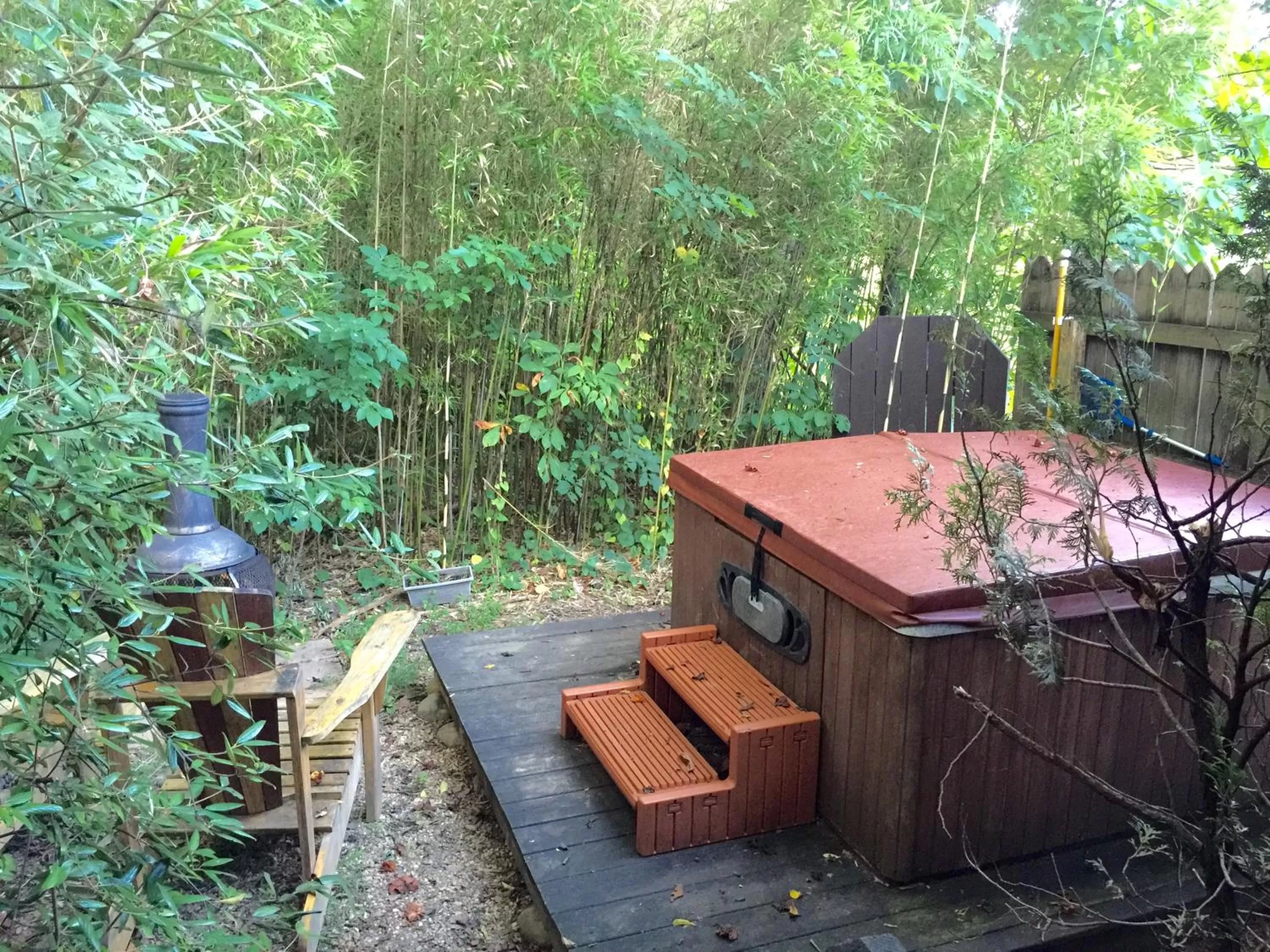 Hot Tub in Creekwalk Inn Bed and Breakfast with Cabins