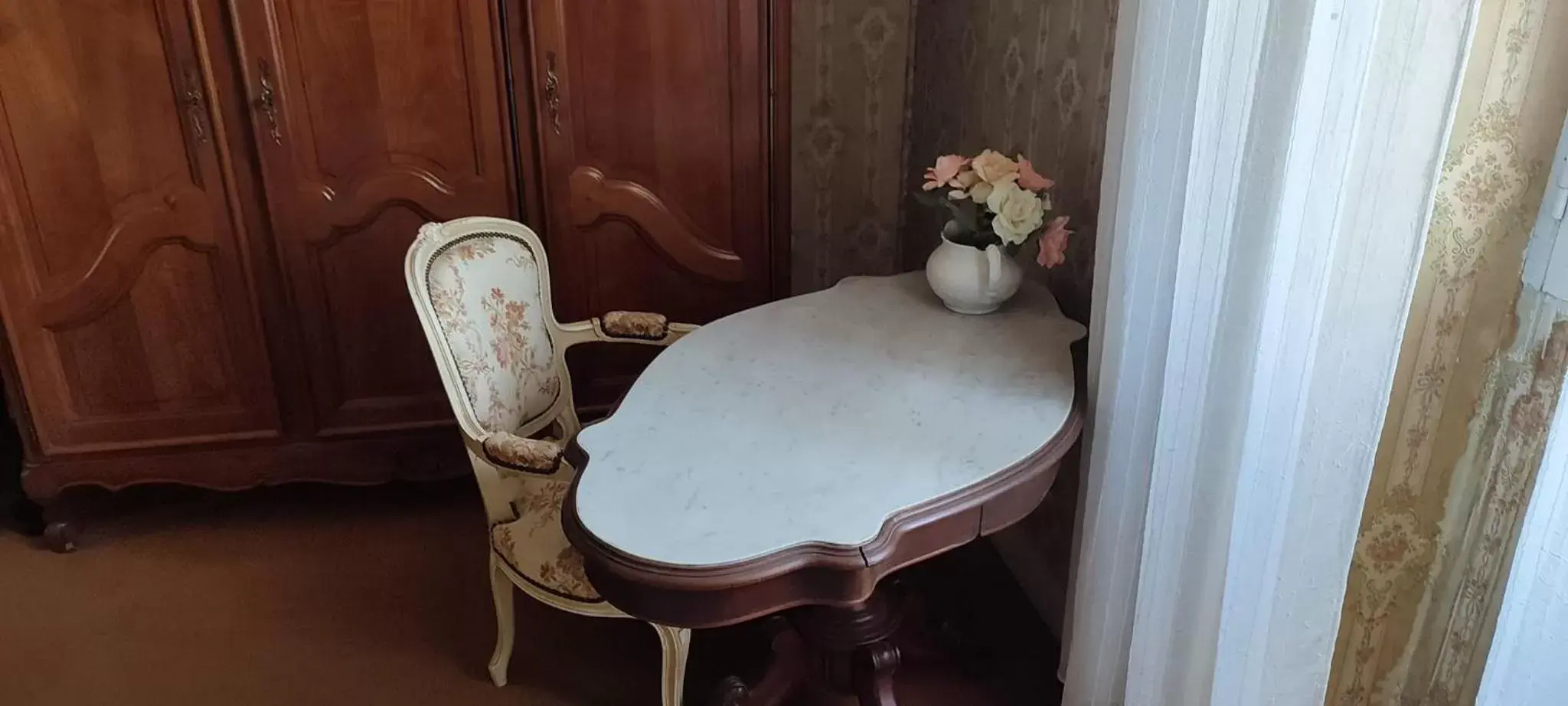 Dining Area in Les Terrasses d'Angoulême