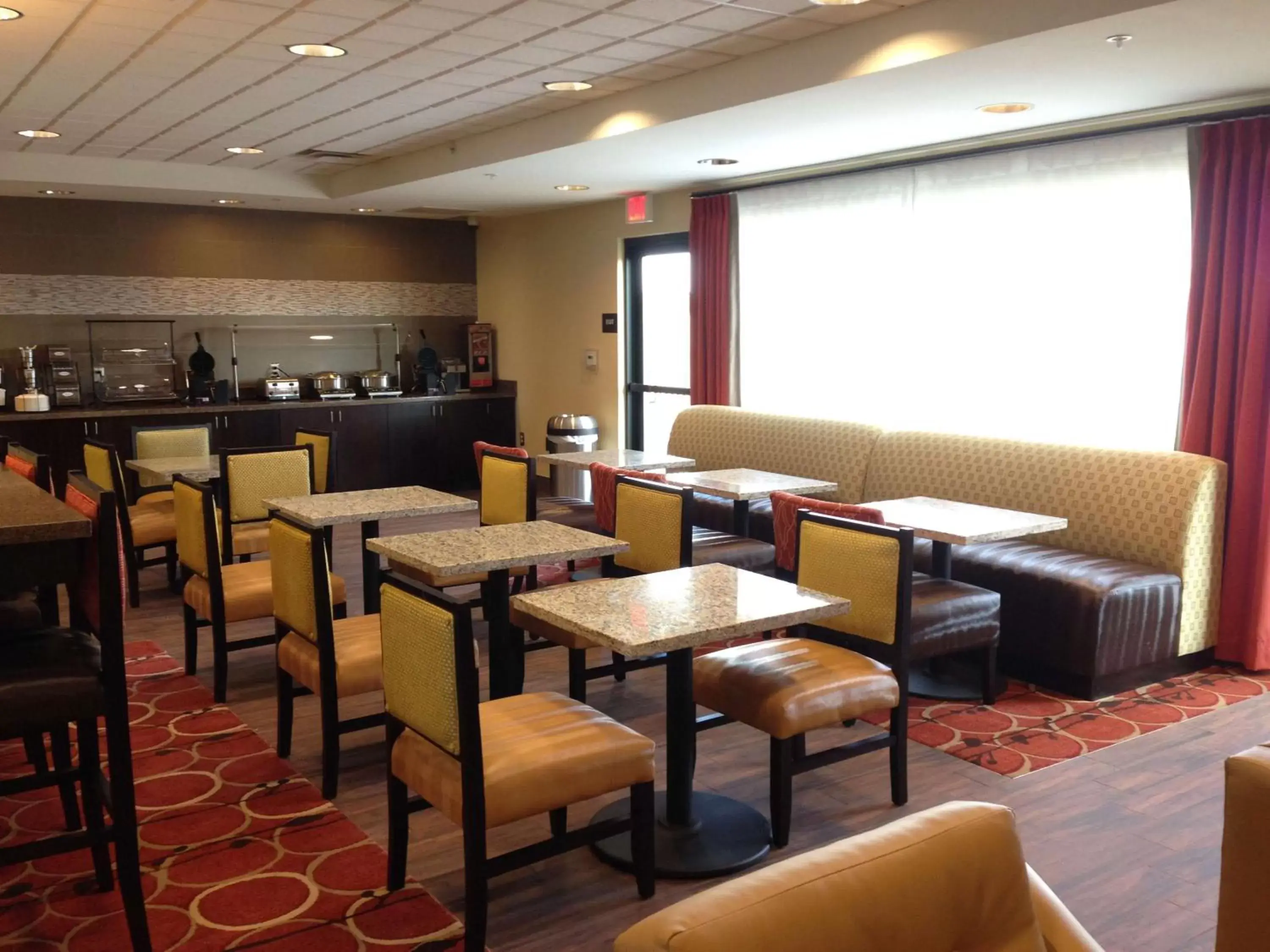 Restaurant/places to eat, Lounge/Bar in Best Western Plus Desert Poppy Inn