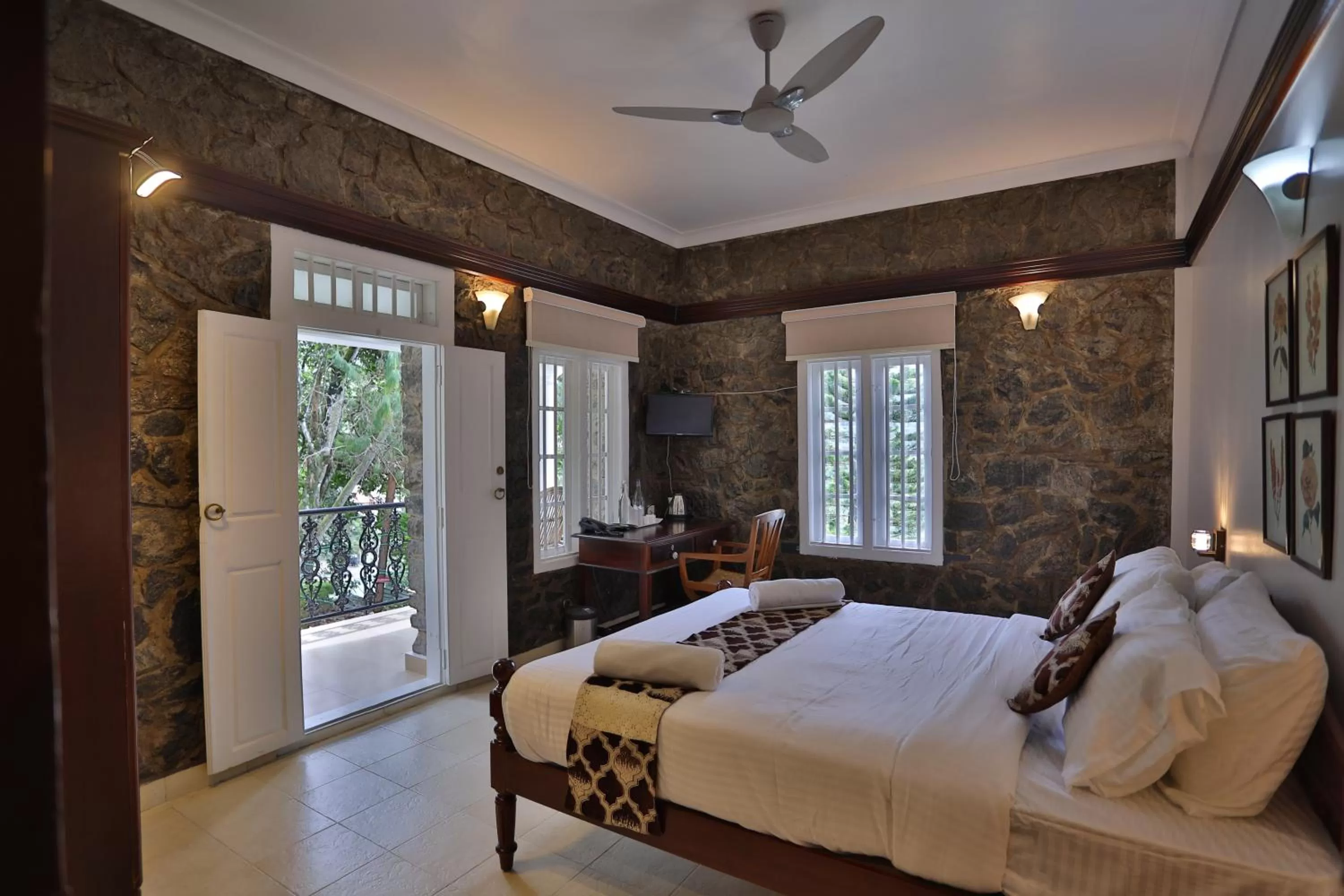 Bedroom, Bed in Chithirapuram Palace