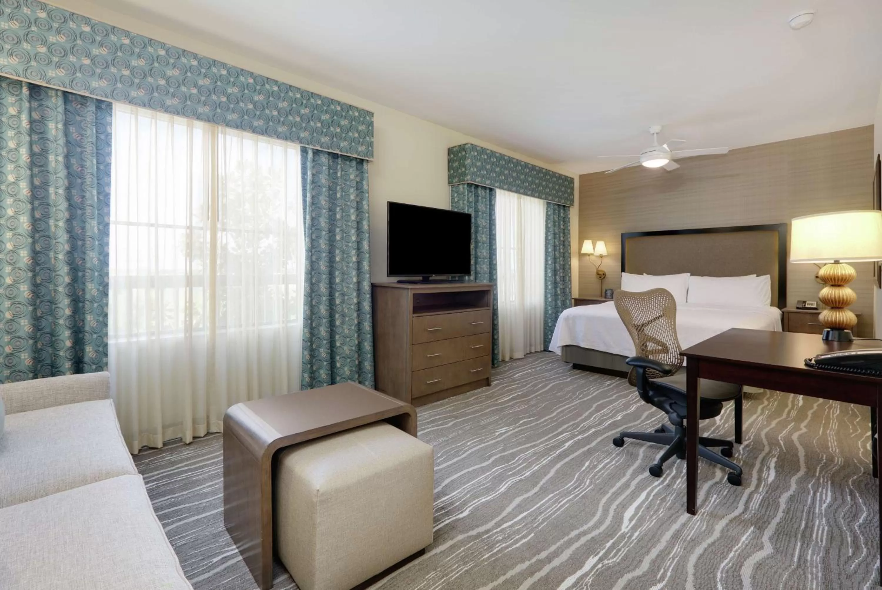 Living room, Bed in Homewood Suites by Hilton Dallas/Allen