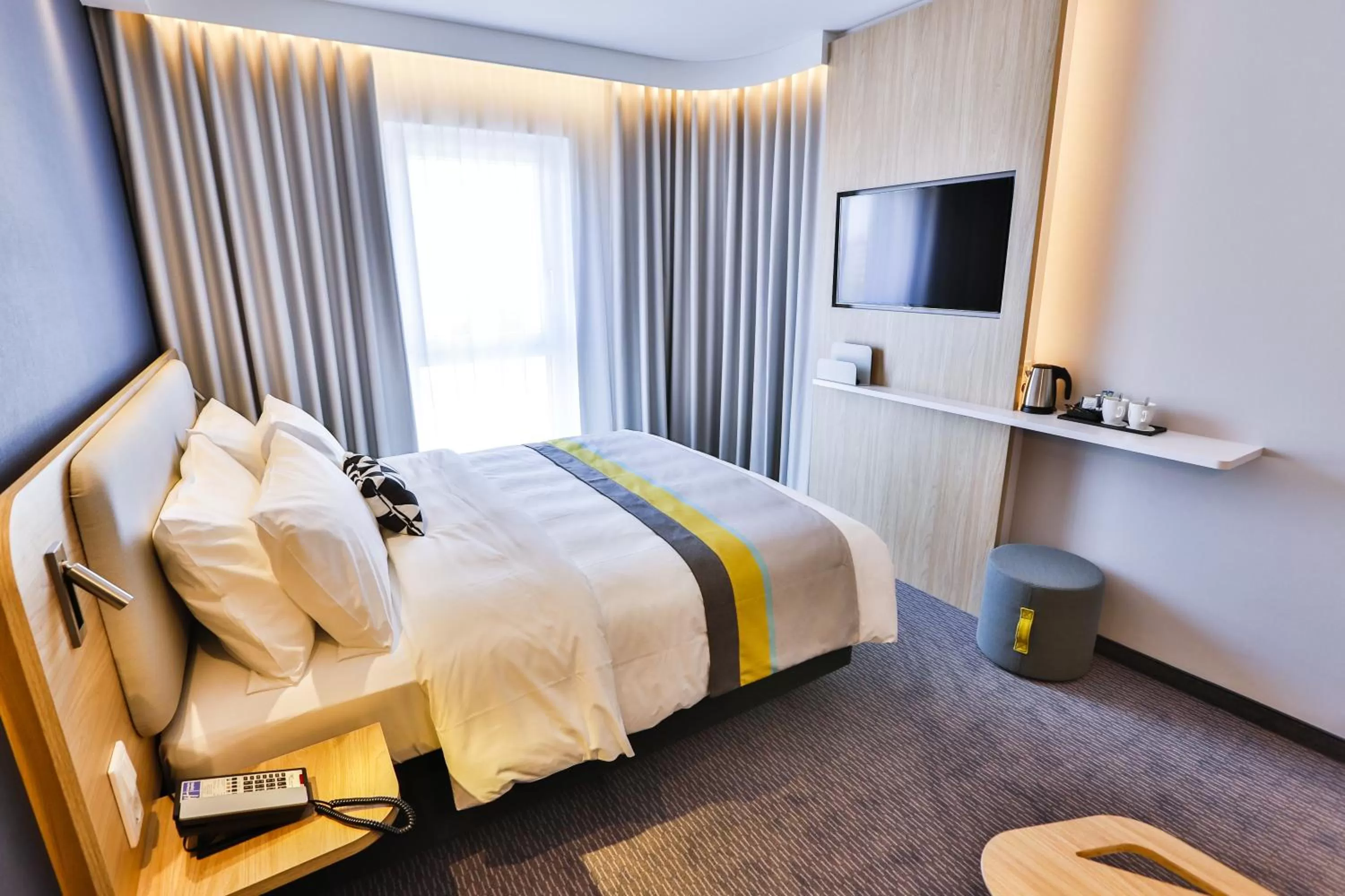 Photo of the whole room, Bed in Holiday Inn Express Karlsruhe - City Park by IHG