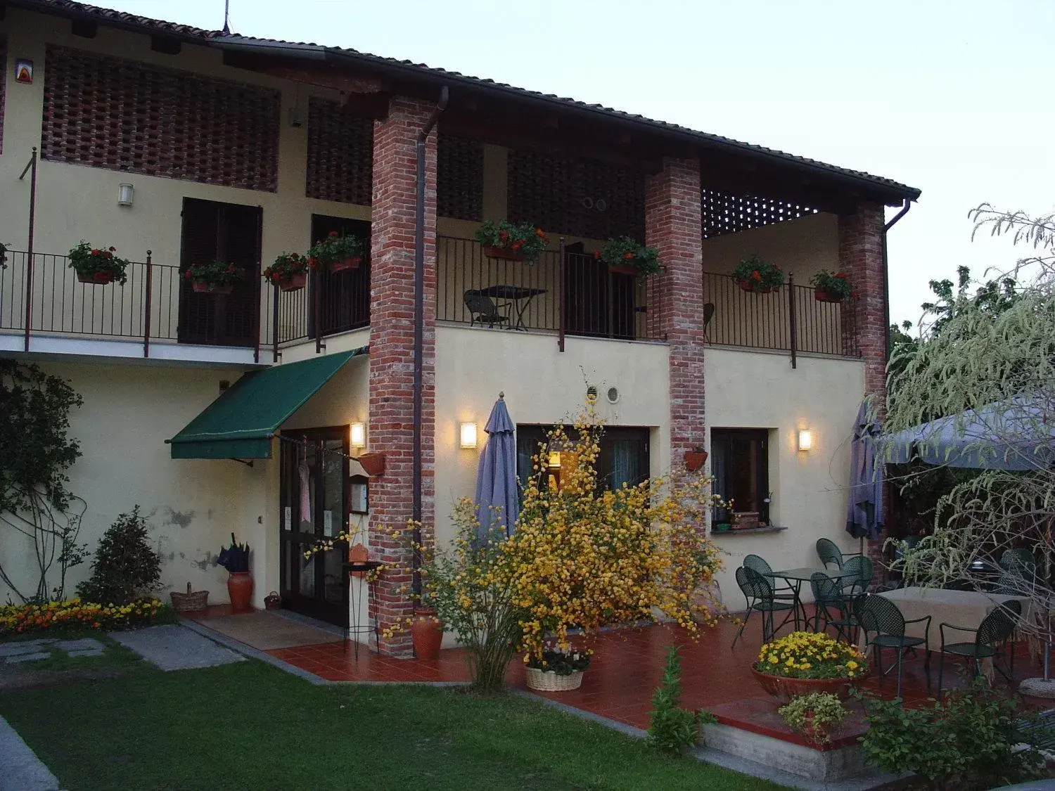 Property Building in Residenza Del Lago