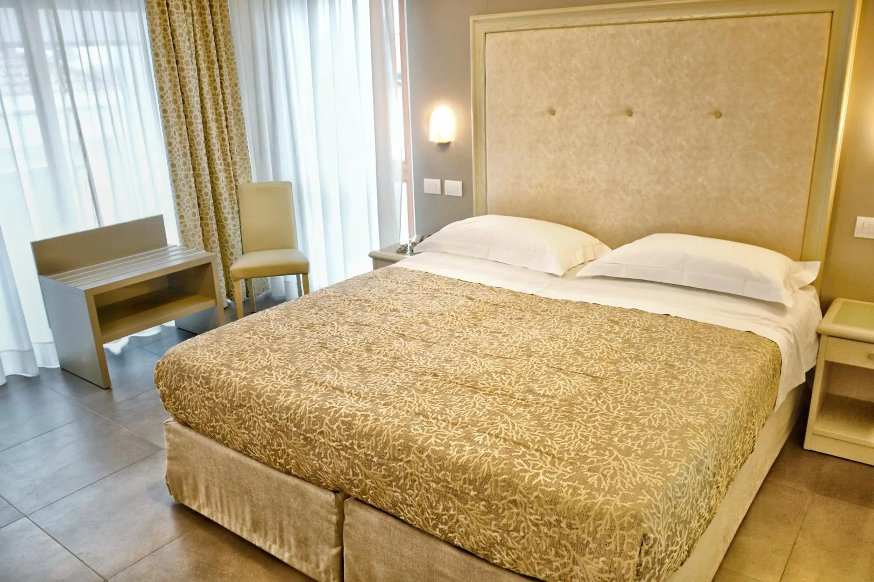 Bedroom, Bed in Hotel Tiffany