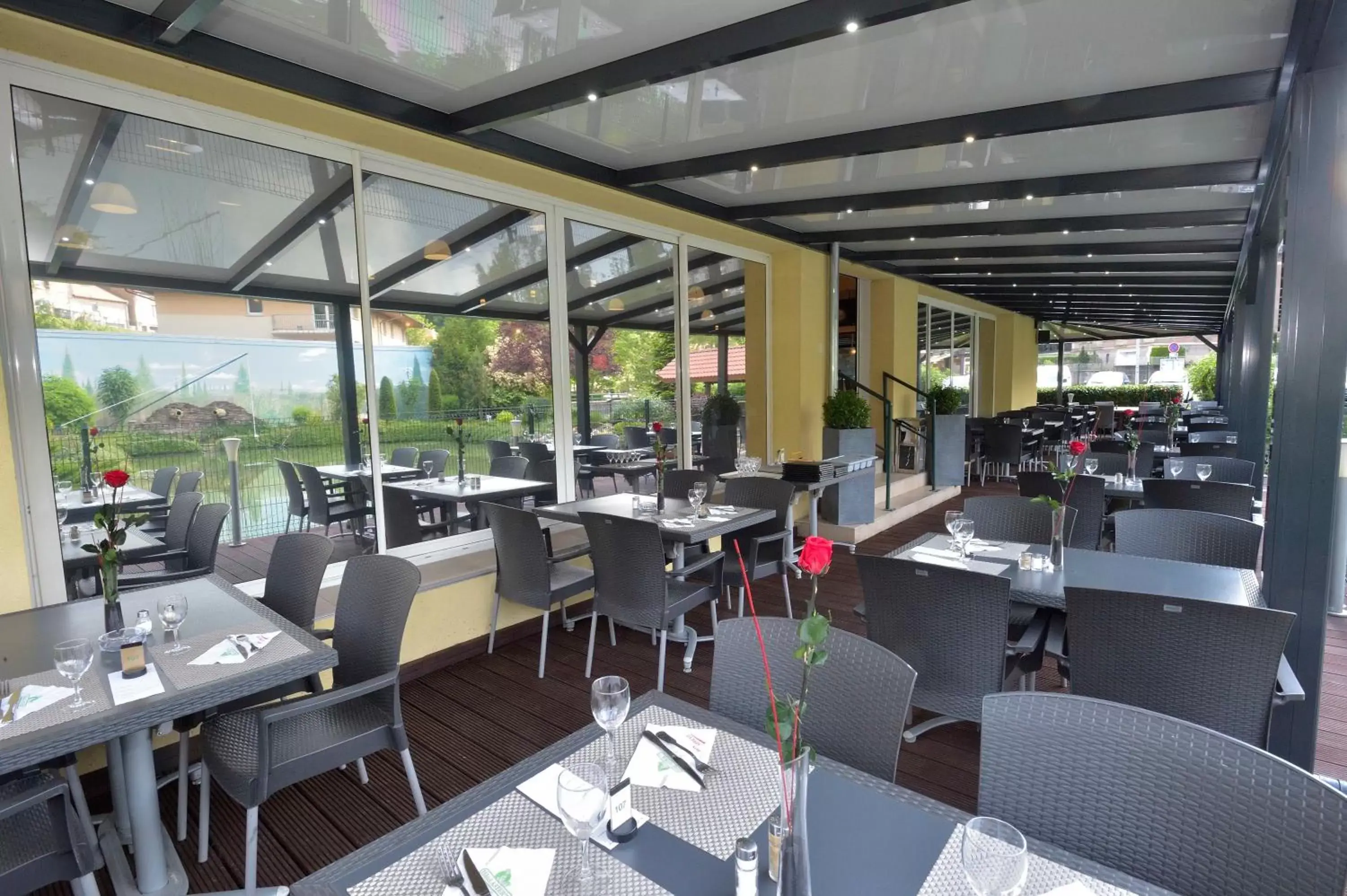 Balcony/Terrace, Restaurant/Places to Eat in Hôtel Aster Restaurant Aux Arcades