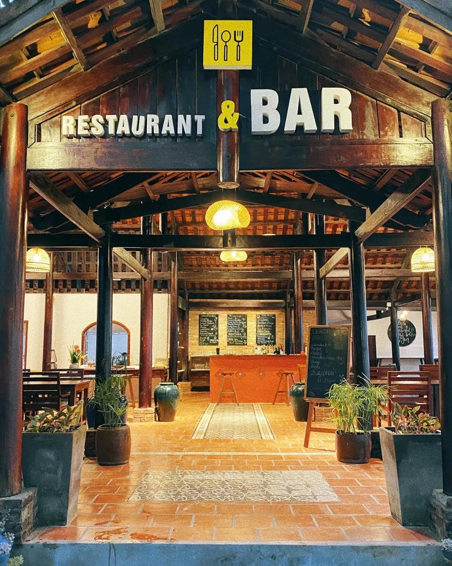 Restaurant/places to eat in Thanh Kieu Beach Resort