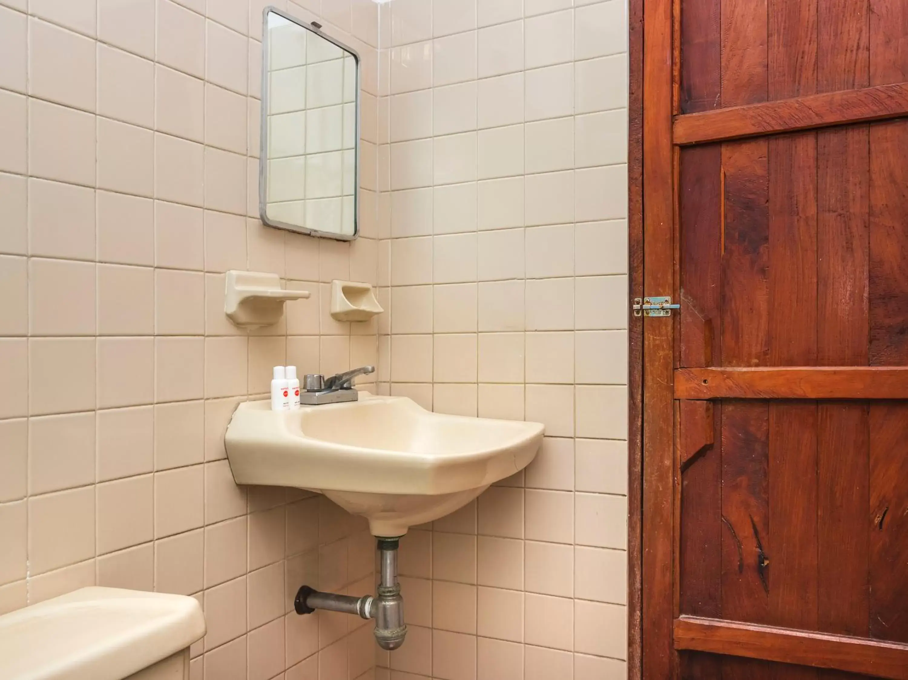 Toilet, Bathroom in Hotel Las Brisas