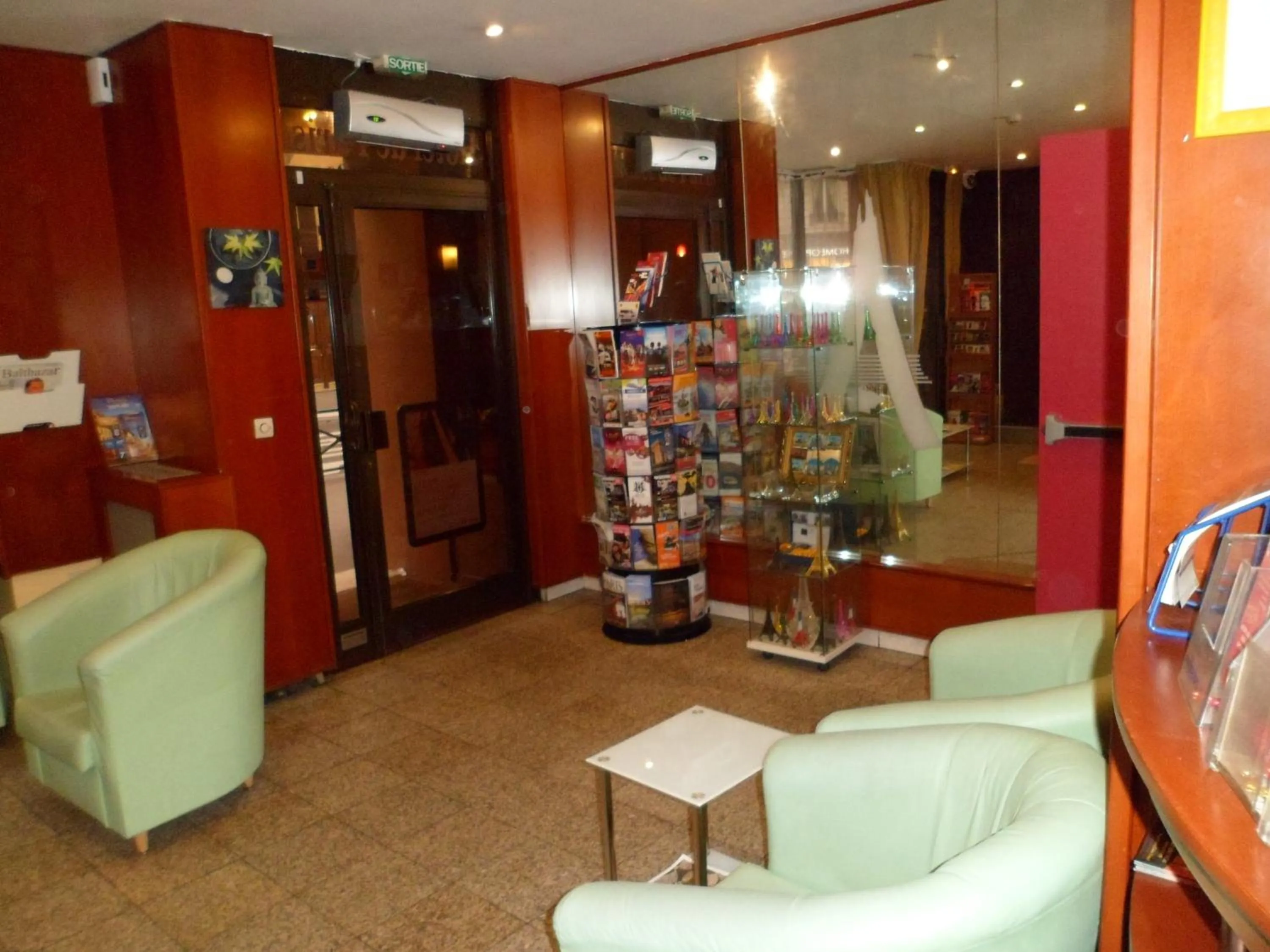Lobby or reception in Hôtel De Paris Opera