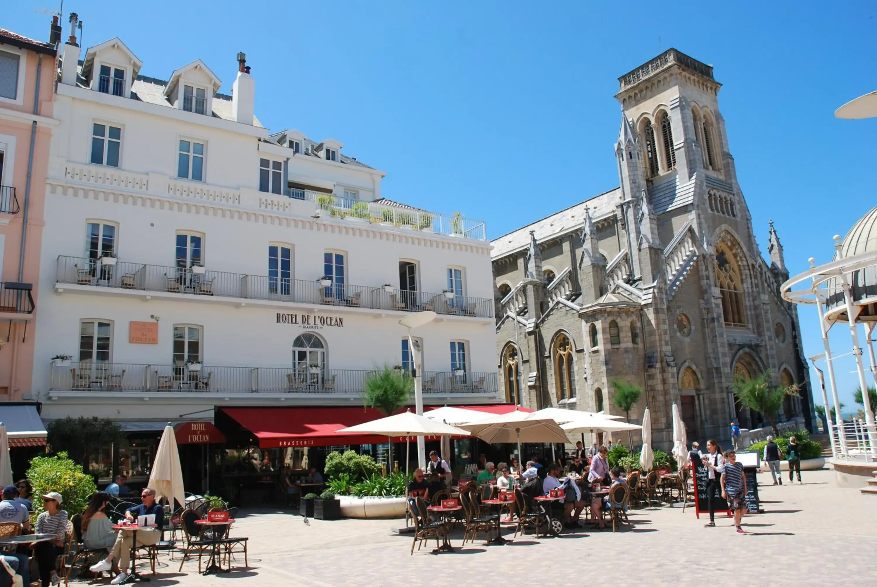 Property Building in Hotel De L'Océan