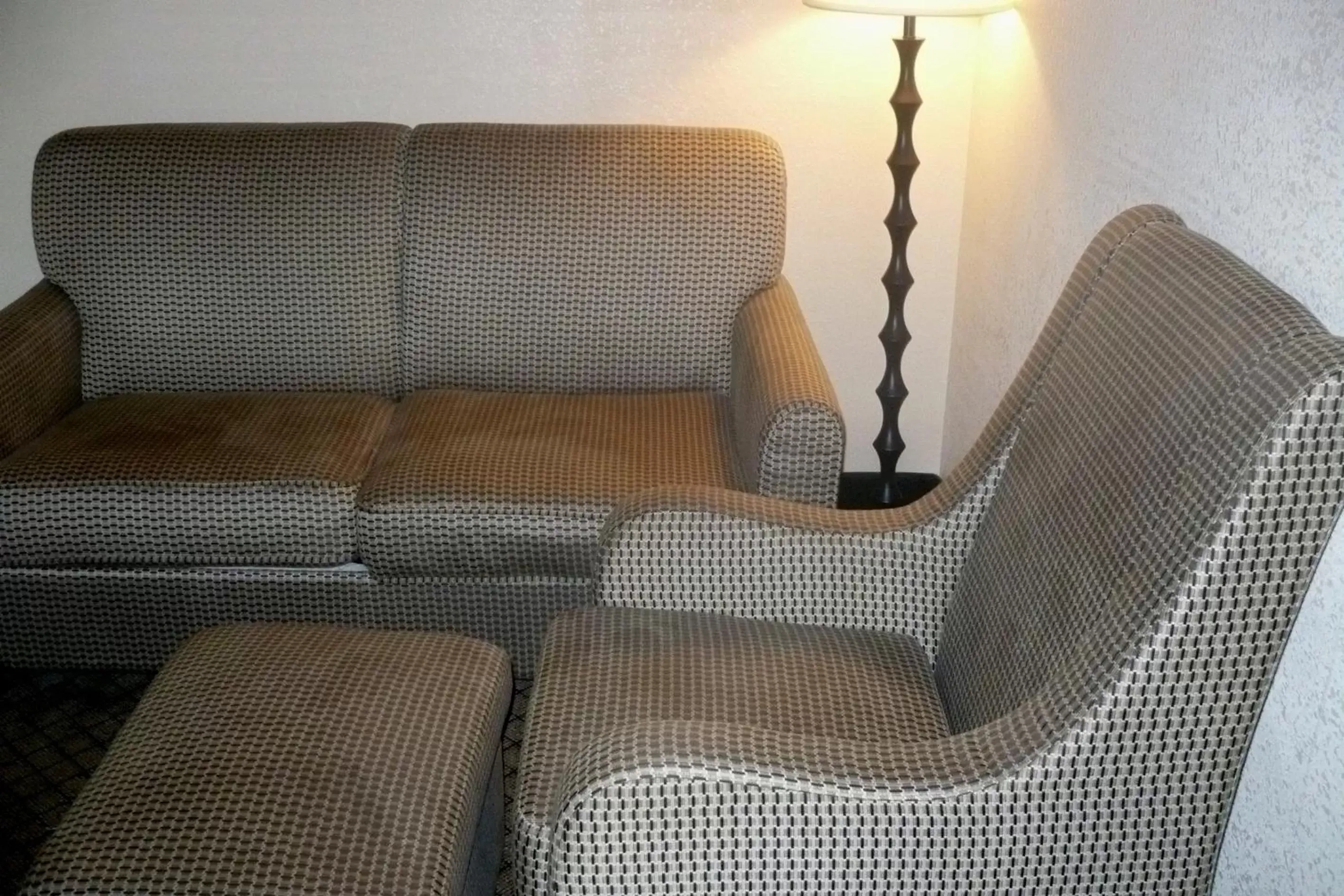 Living room, Seating Area in Motel 6 Dawsonville GA North GA Premium Outlets