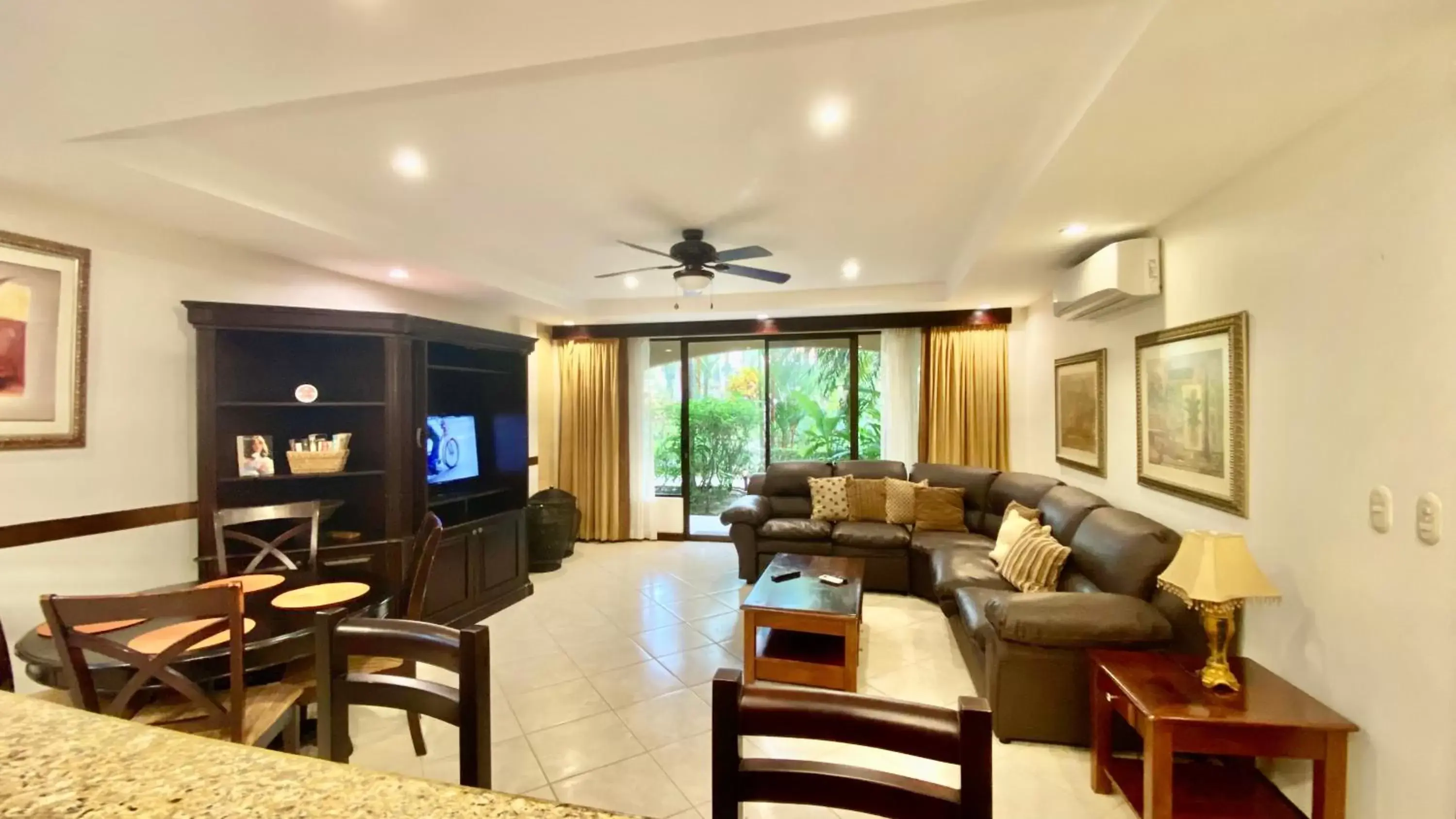 Living room, Seating Area in Monte Carlo Luxury Condominiums