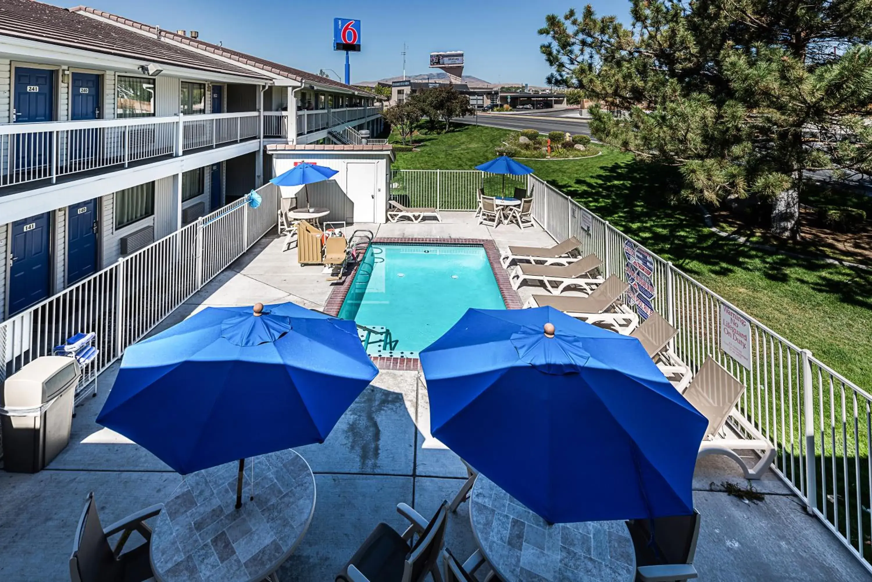 Swimming pool, Pool View in Motel 6-Sparks, NV - Airport - Sparks