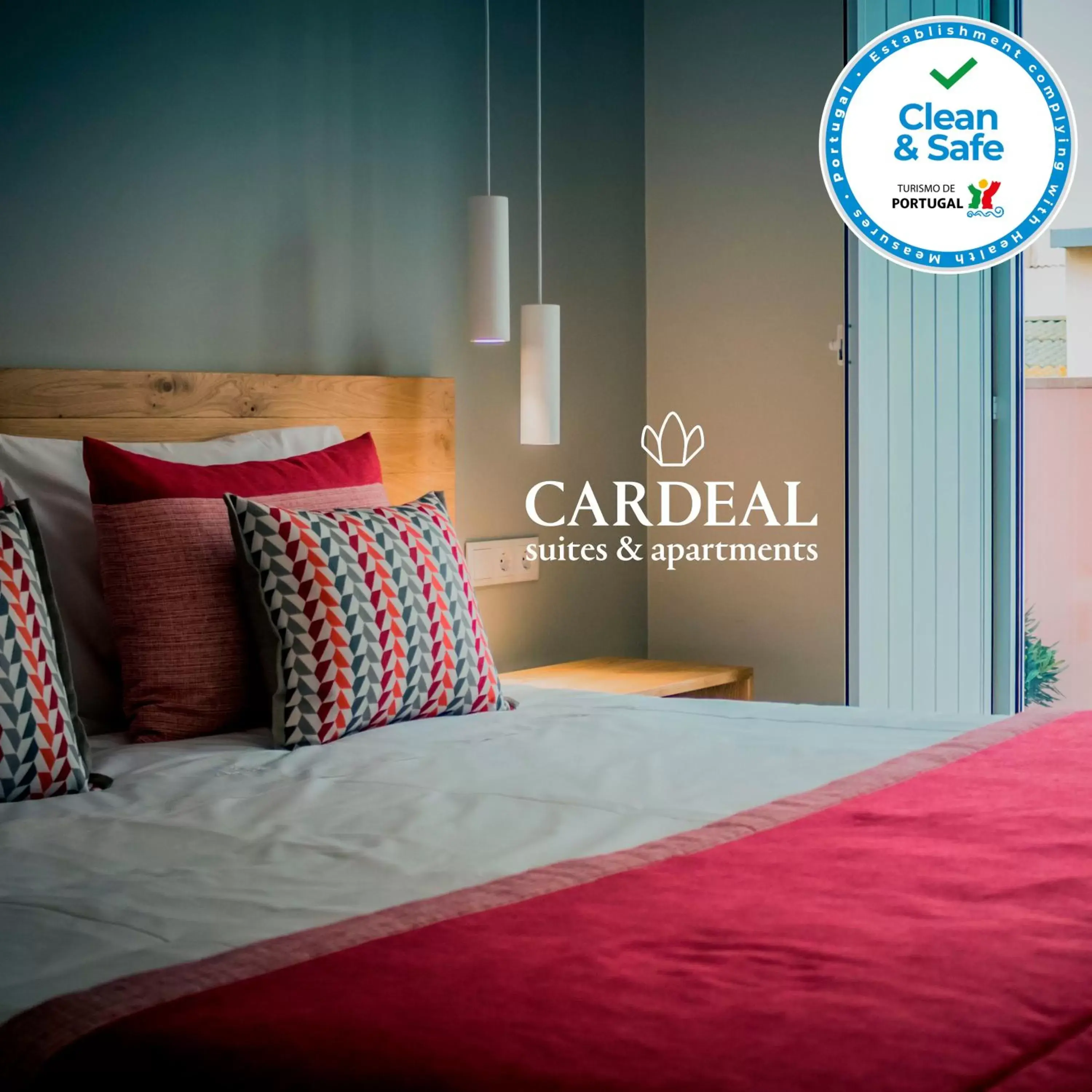 Bedroom, Bed in Cardeal Suites & Apartments