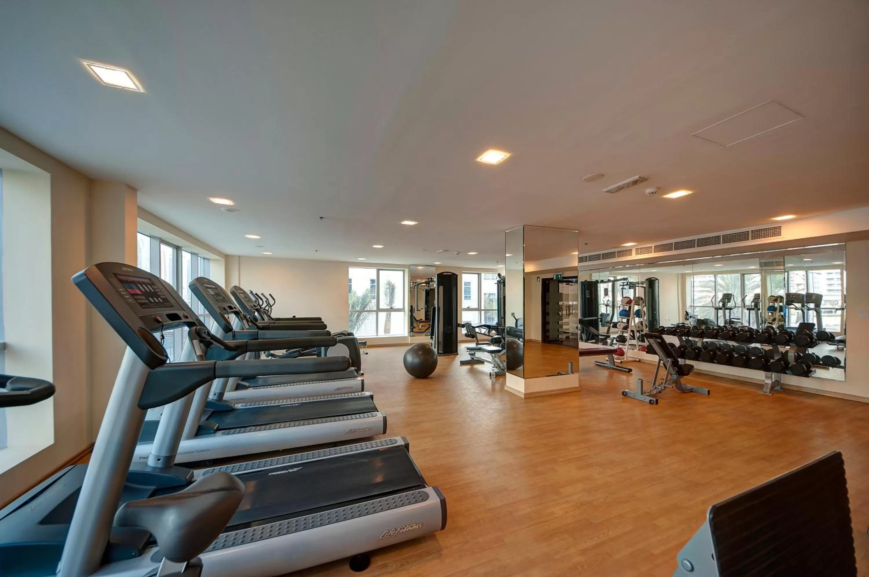 Fitness centre/facilities in Marina View Deluxe Hotel Apartment