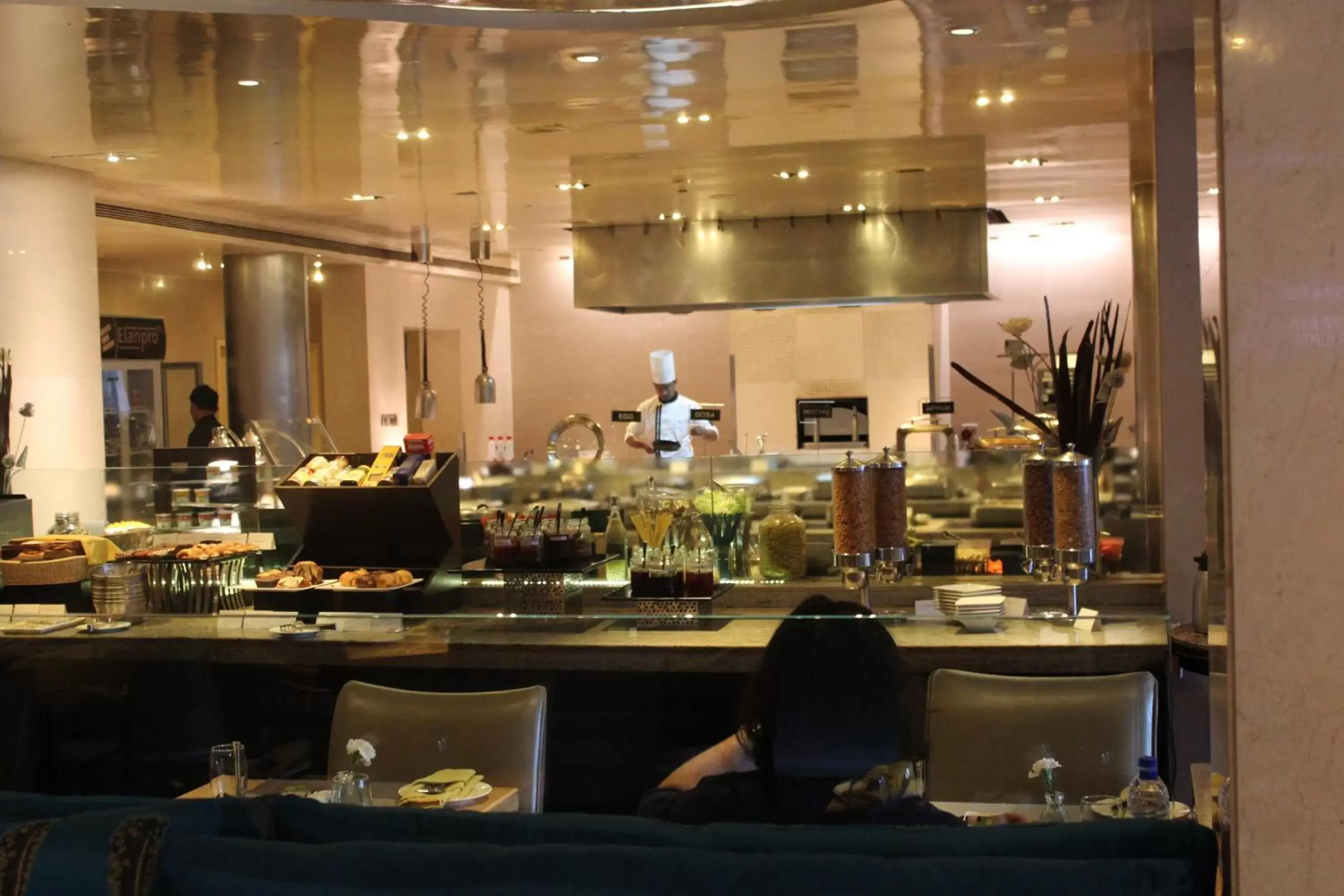 Buffet breakfast, Restaurant/Places to Eat in Blue Diamond Pune IHCL SeleQtions