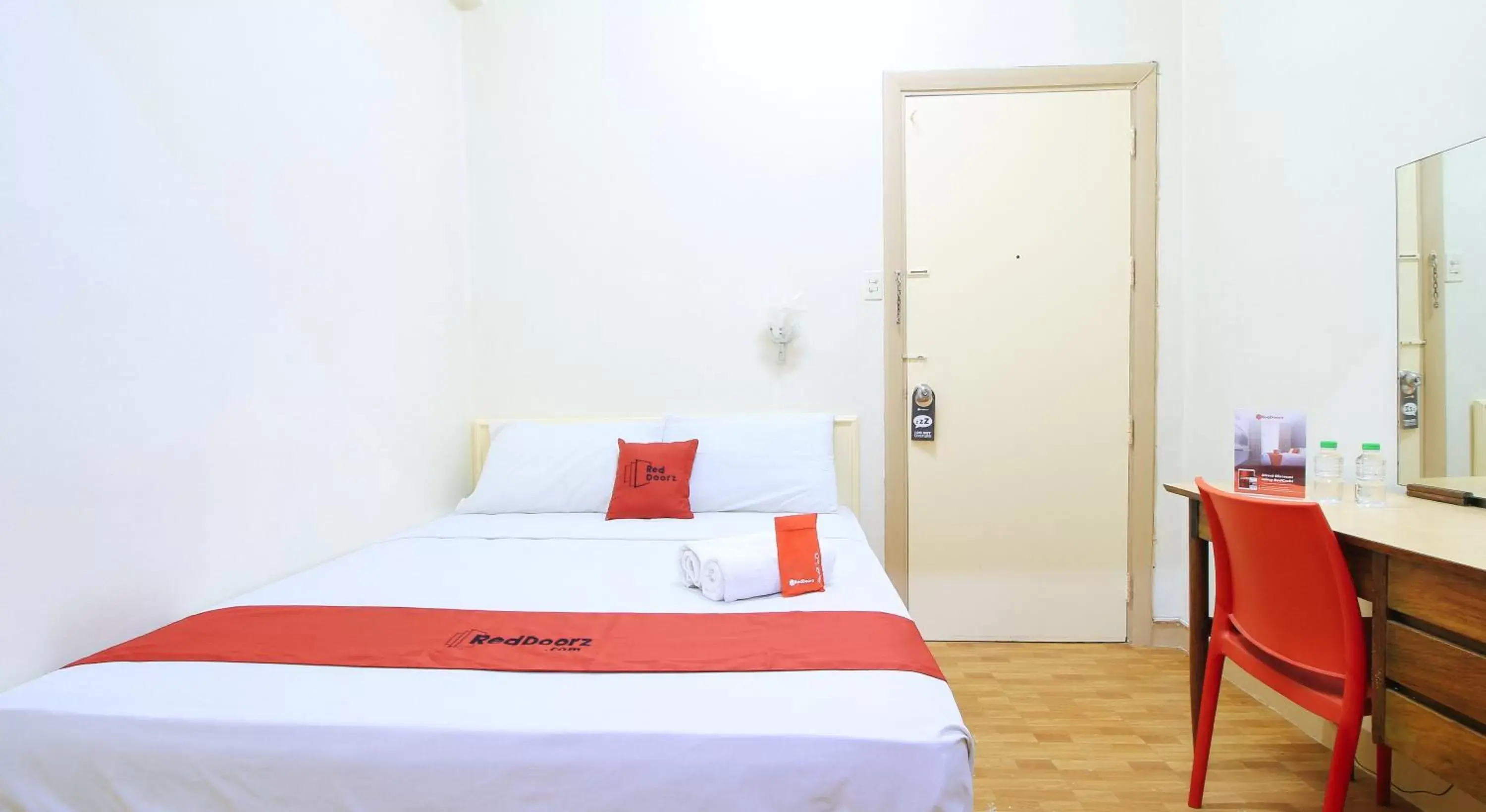 Bed in RedDoorz Plus @ Chinatown Binondo