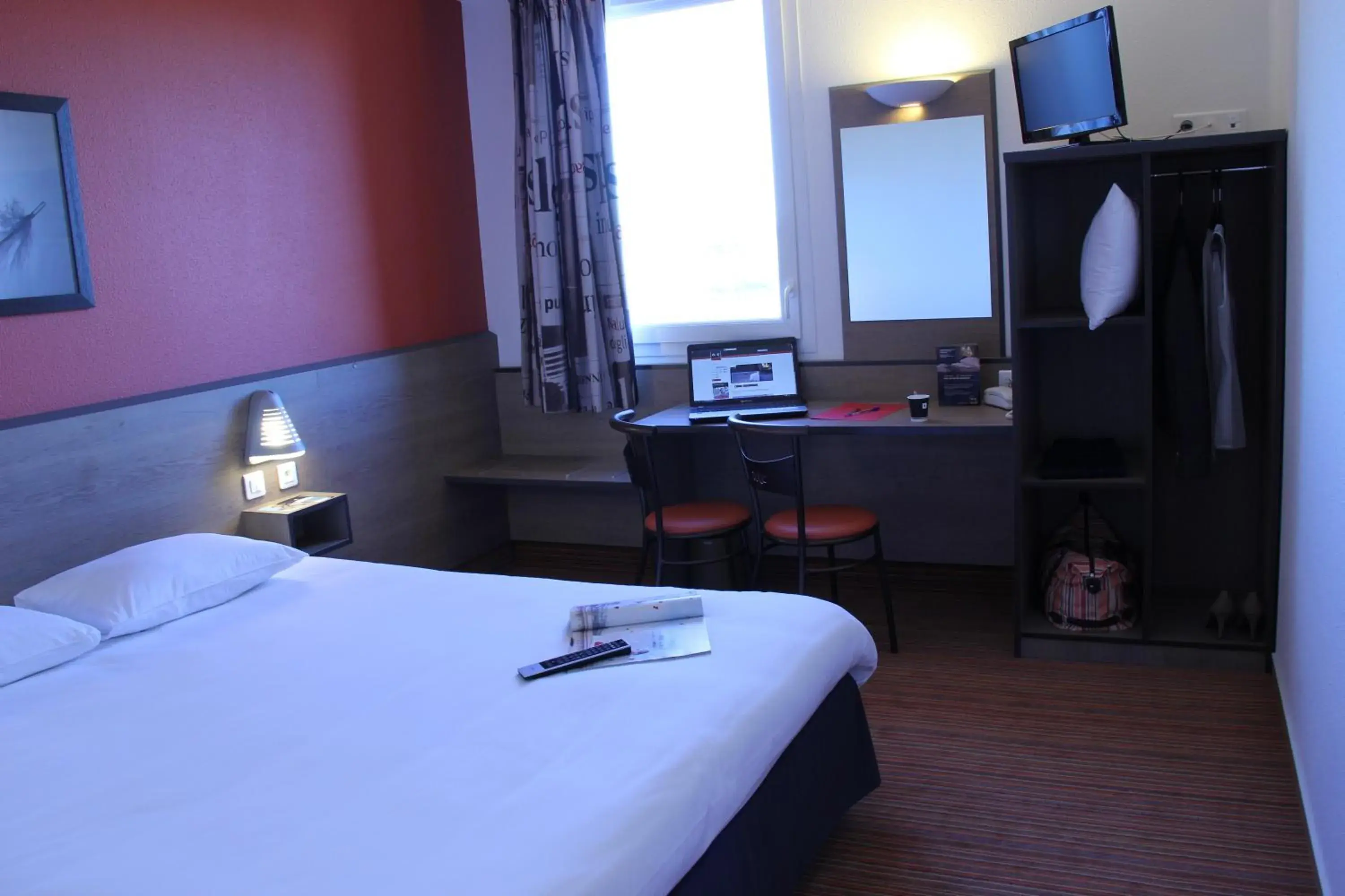 Photo of the whole room, Bed in Ace Hotel Chateauroux