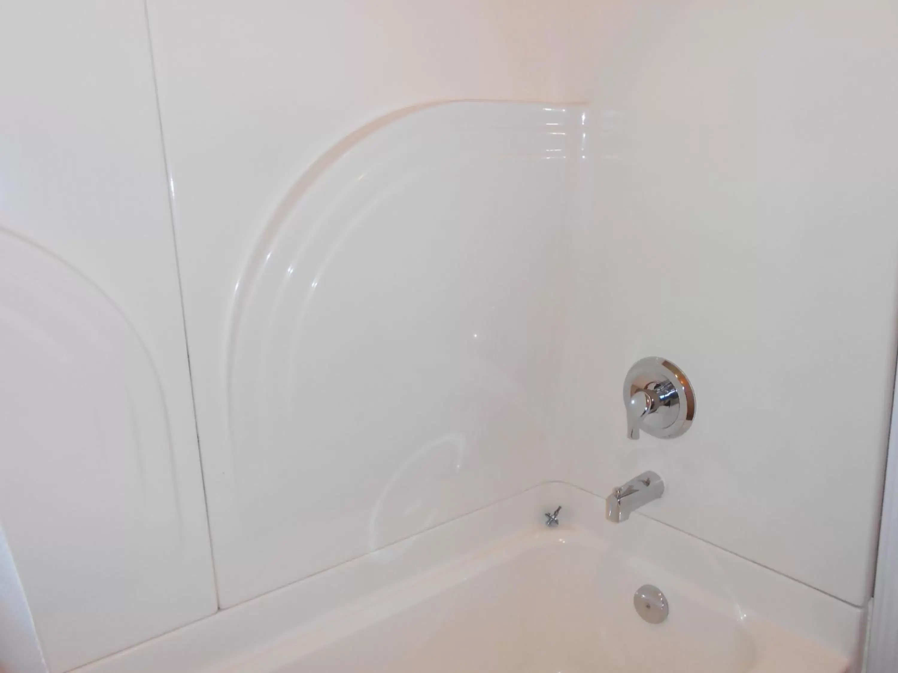 Shower, Bathroom in Aquarius Motel