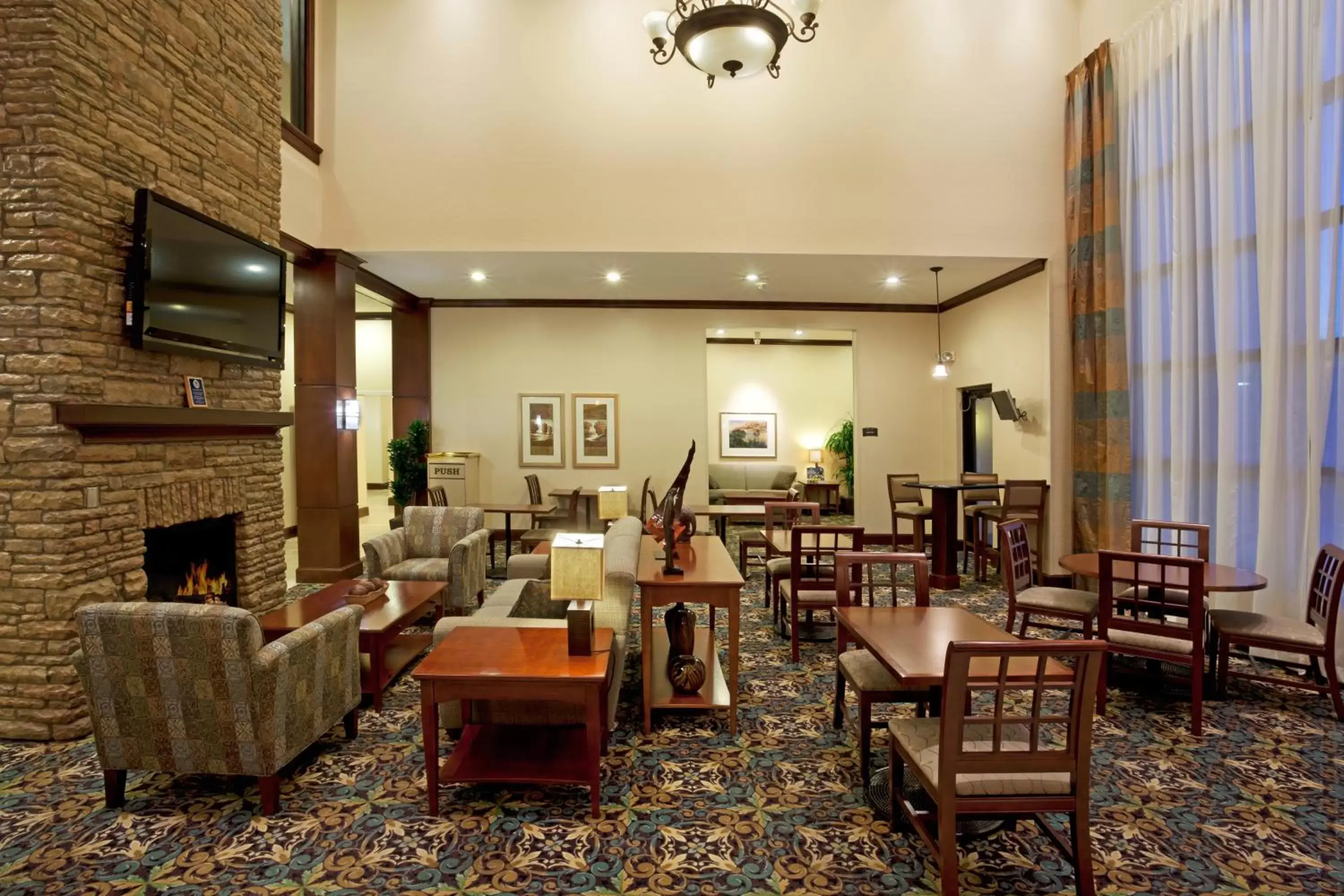Restaurant/Places to Eat in Staybridge Suites San Antonio Sea World, an IHG Hotel