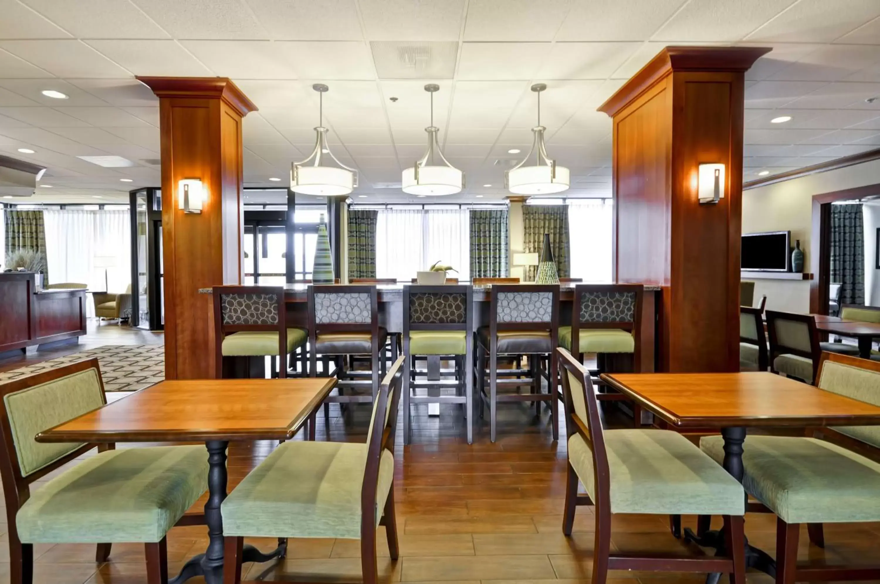 Lobby or reception, Restaurant/Places to Eat in Hampton Inn Chicago-Gurnee