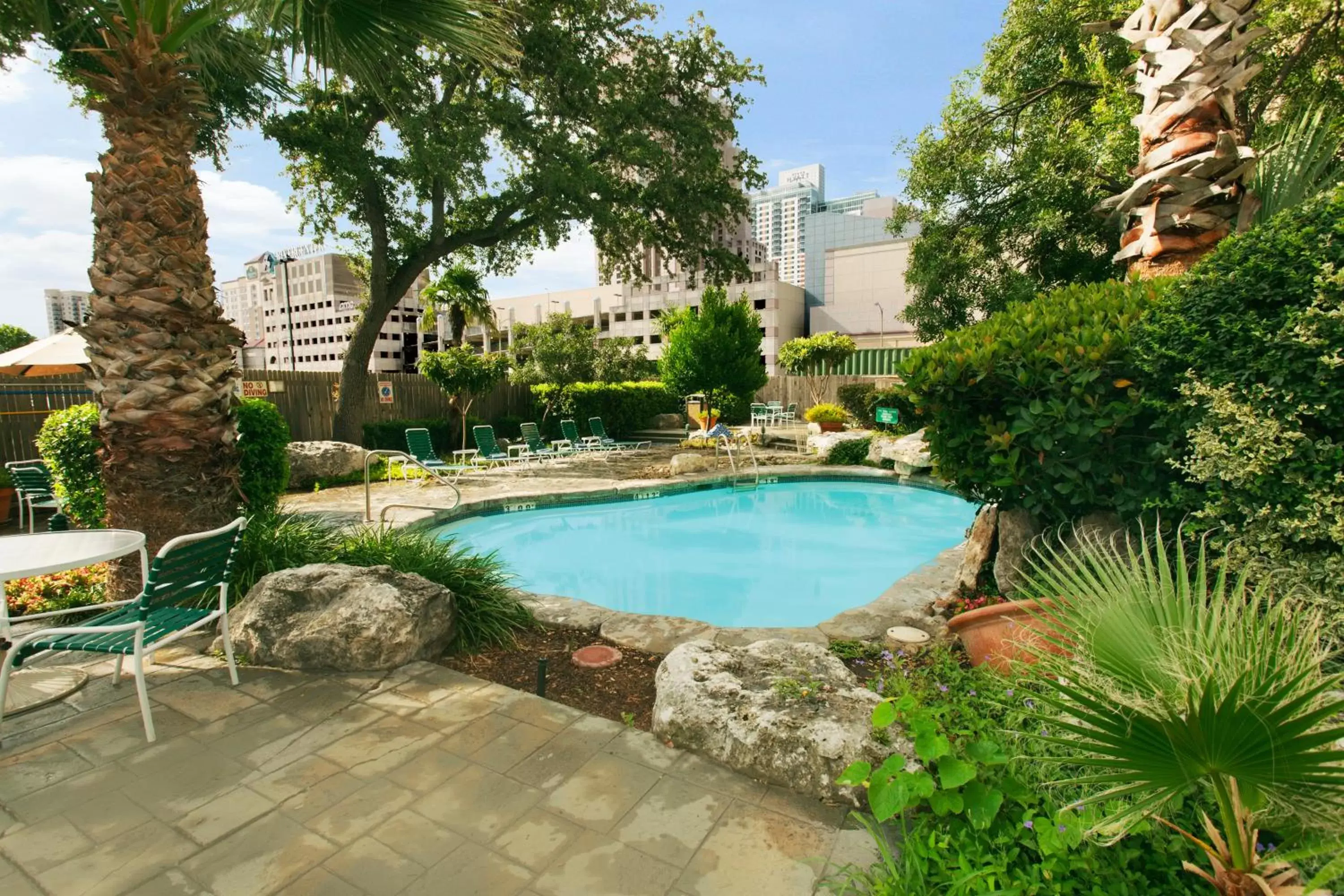 Swimming Pool in The Crockett Hotel