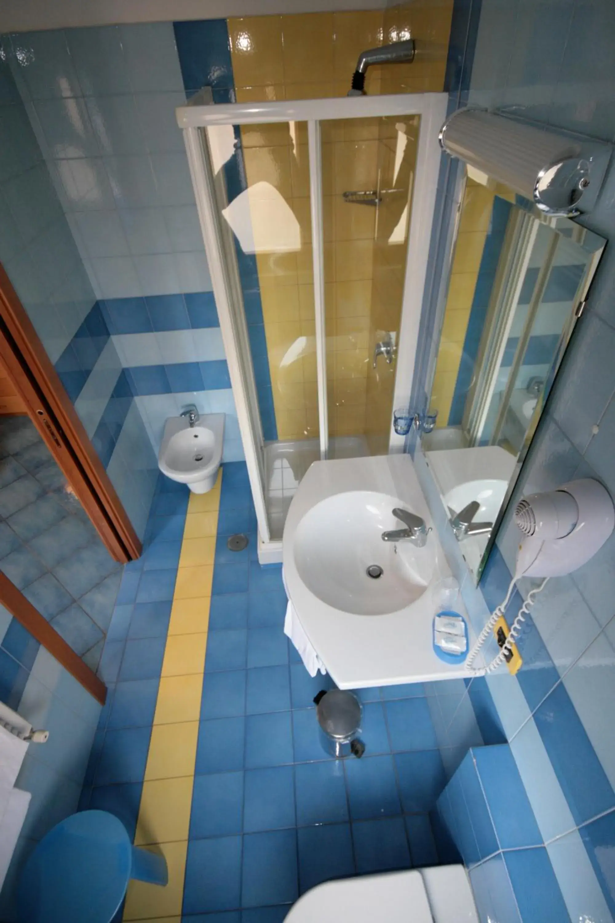 Bathroom in Hotel Leone