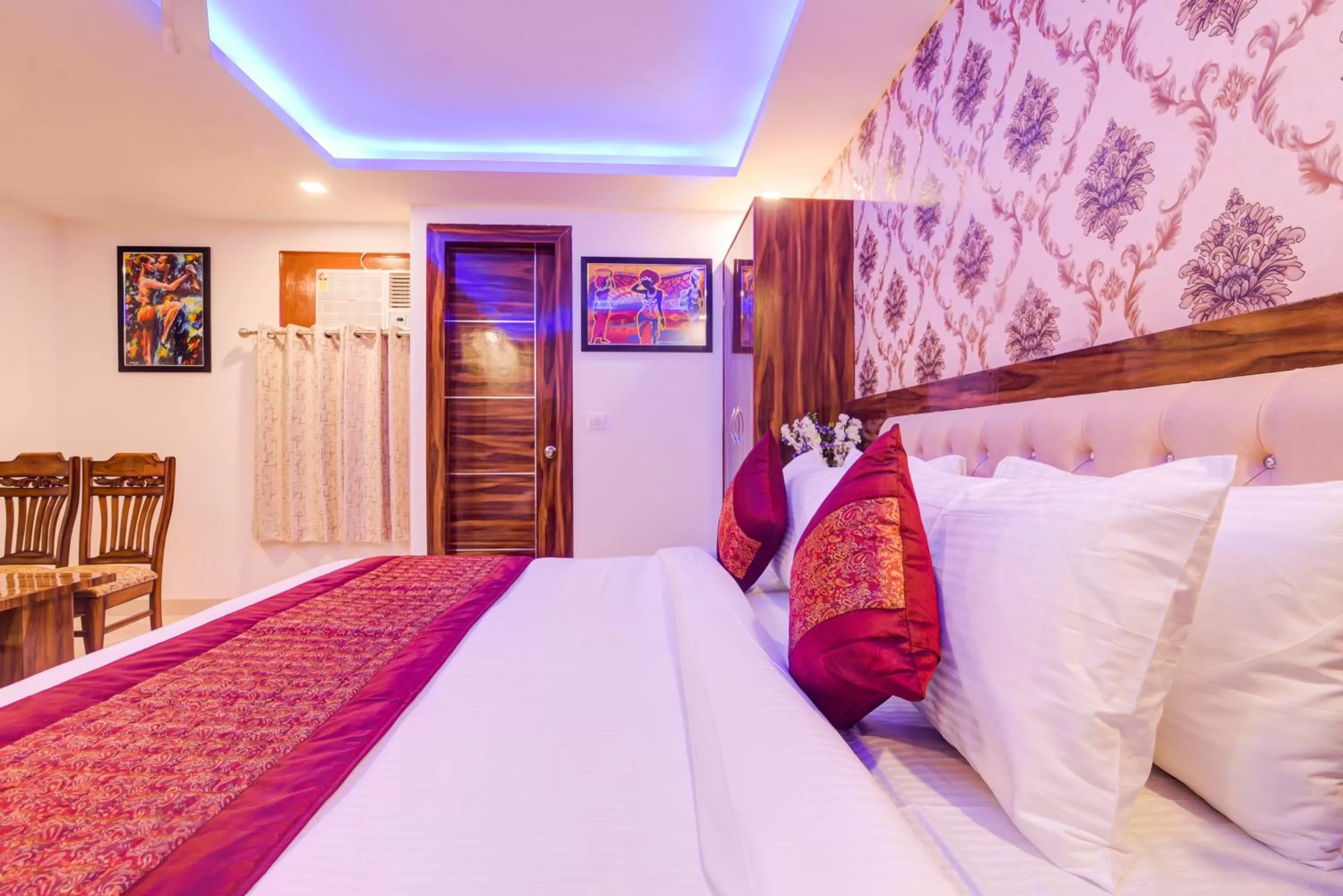 Bed in Hotel Festival Mahipalpur At Delhi Airport