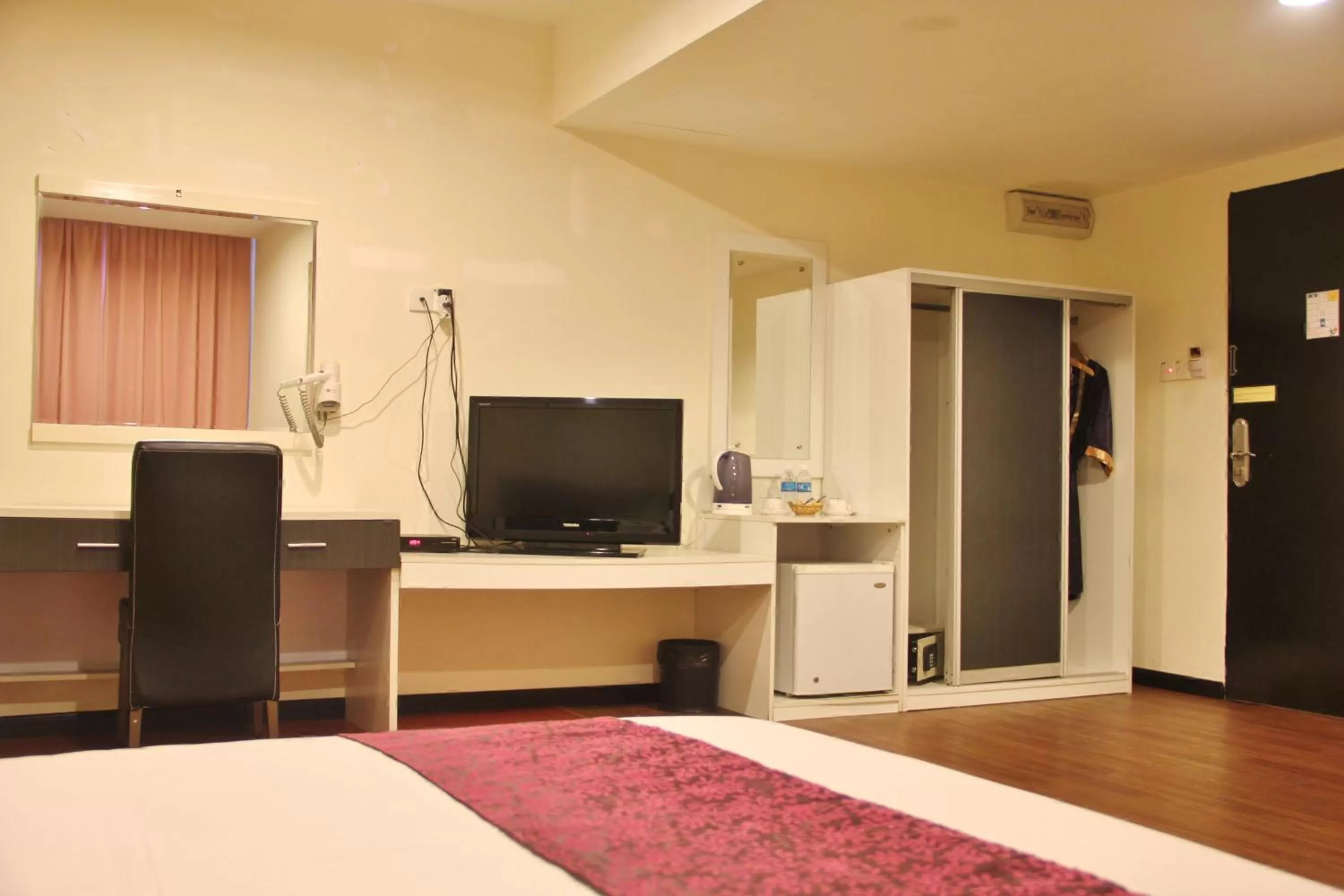 Photo of the whole room, Bed in Prince Hotel