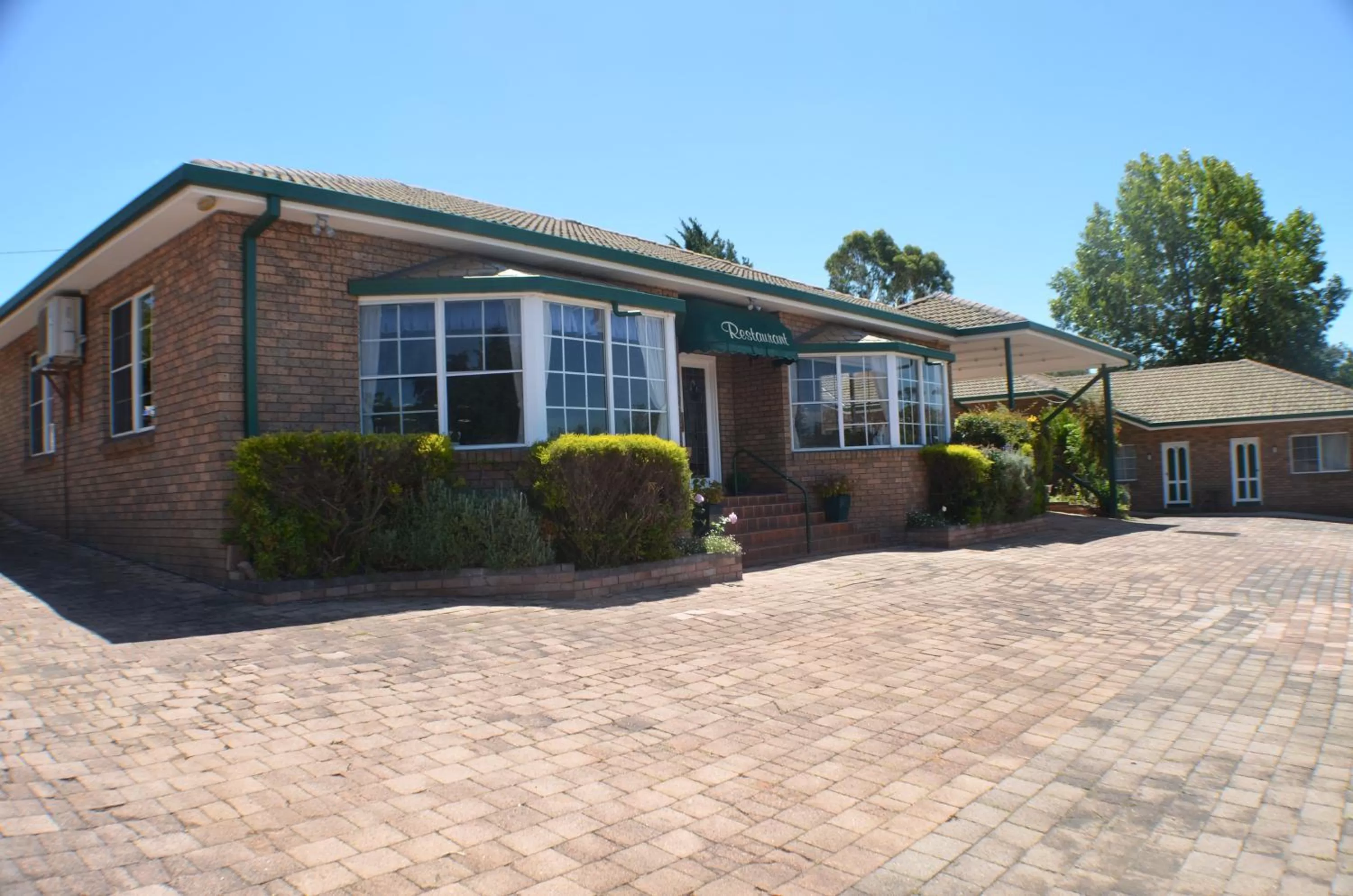 Restaurant/places to eat in Deer Park Motor Inn Armidale