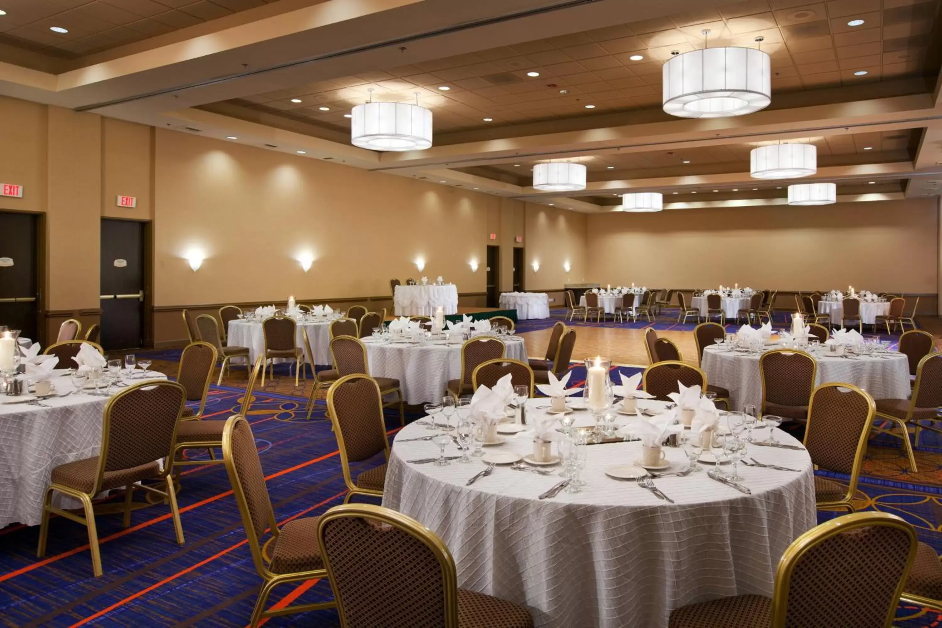 Meeting/conference room, Restaurant/Places to Eat in Courtyard by Marriott Baldwin Park
