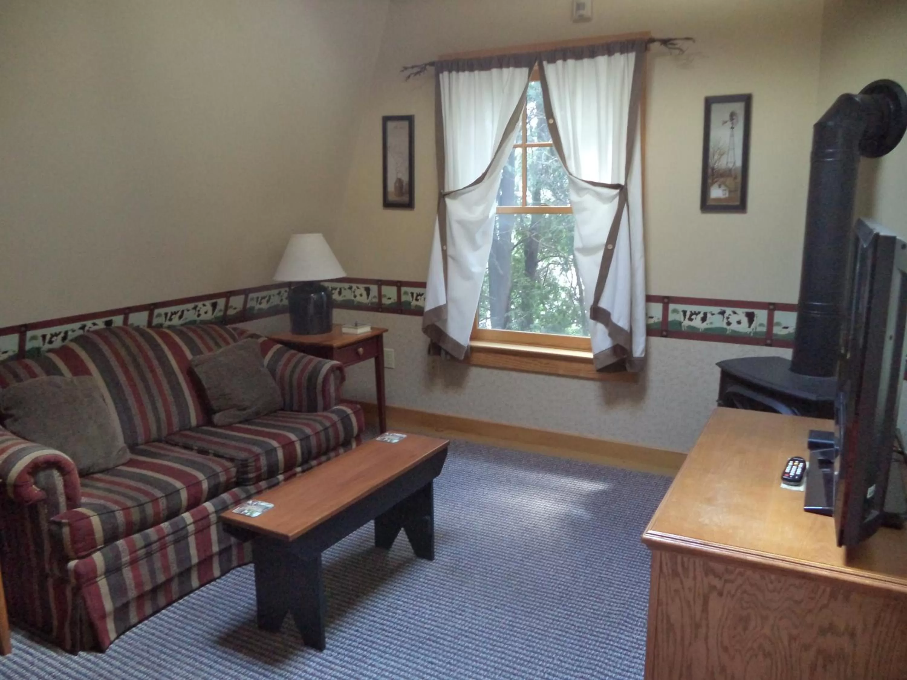 Seating area in The Inn & Spa at Intercourse Village