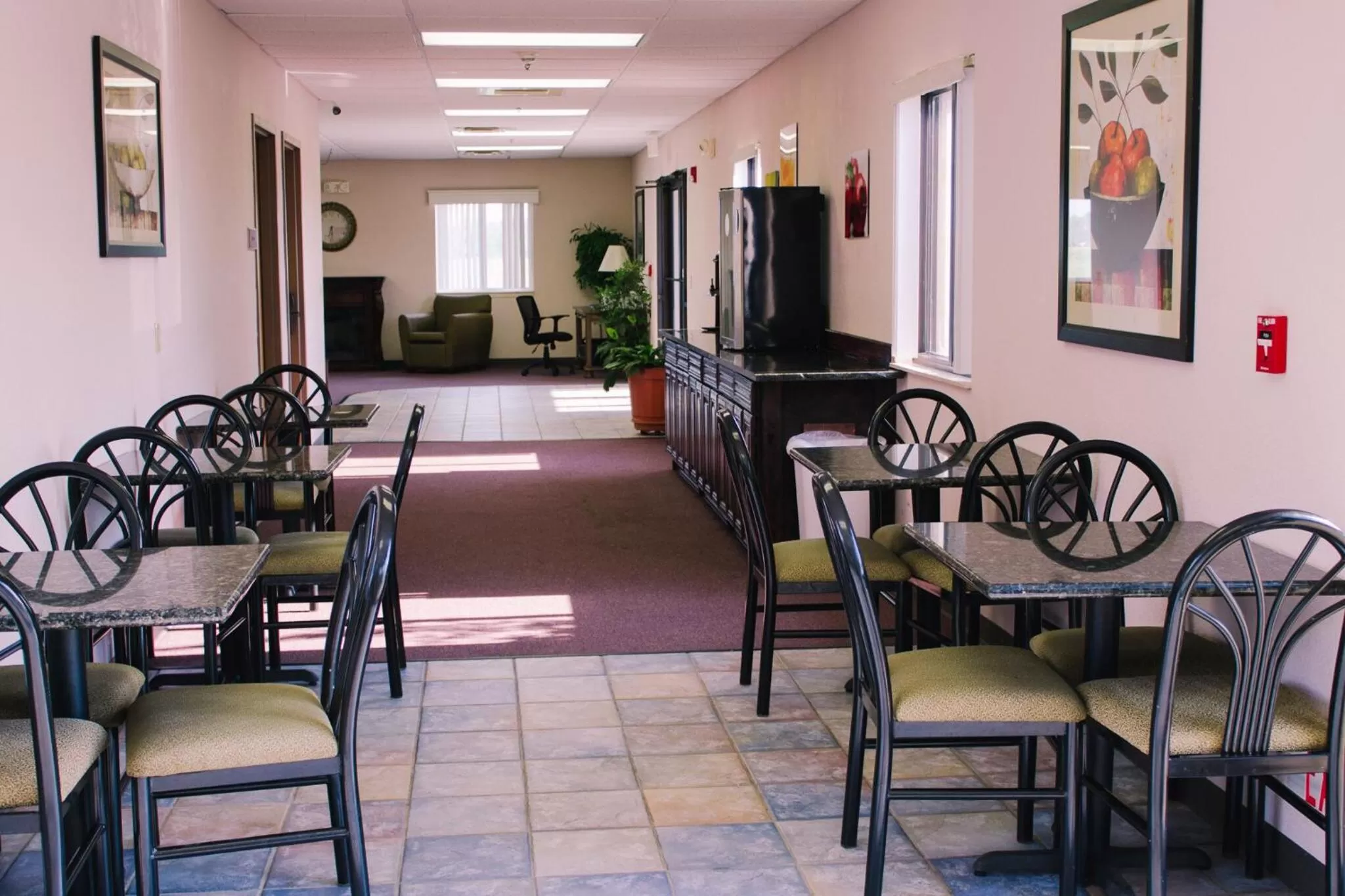 Continental breakfast in Americas Best Value Inn-Fredonia