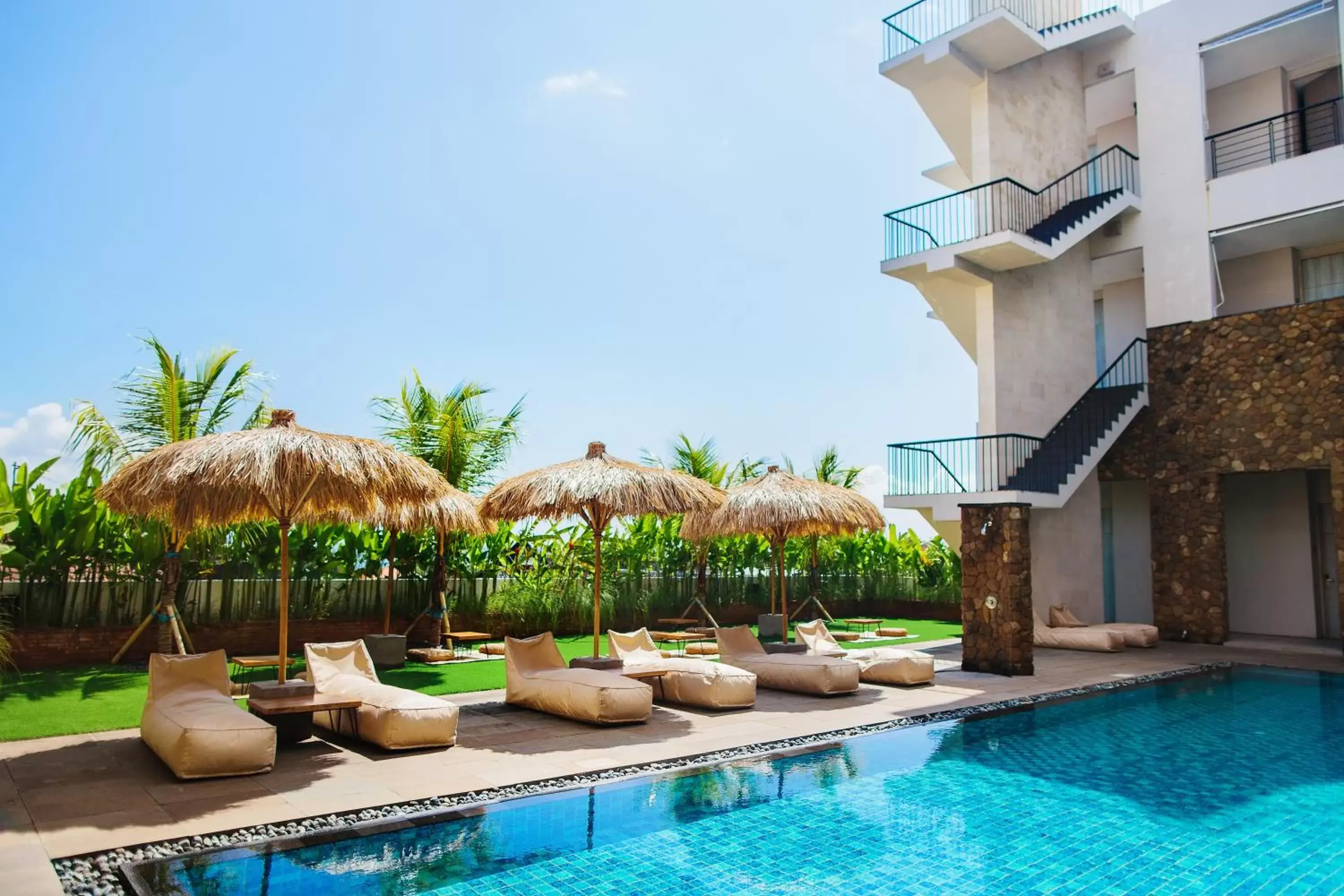 Garden, Swimming Pool in Mahogany Hotel