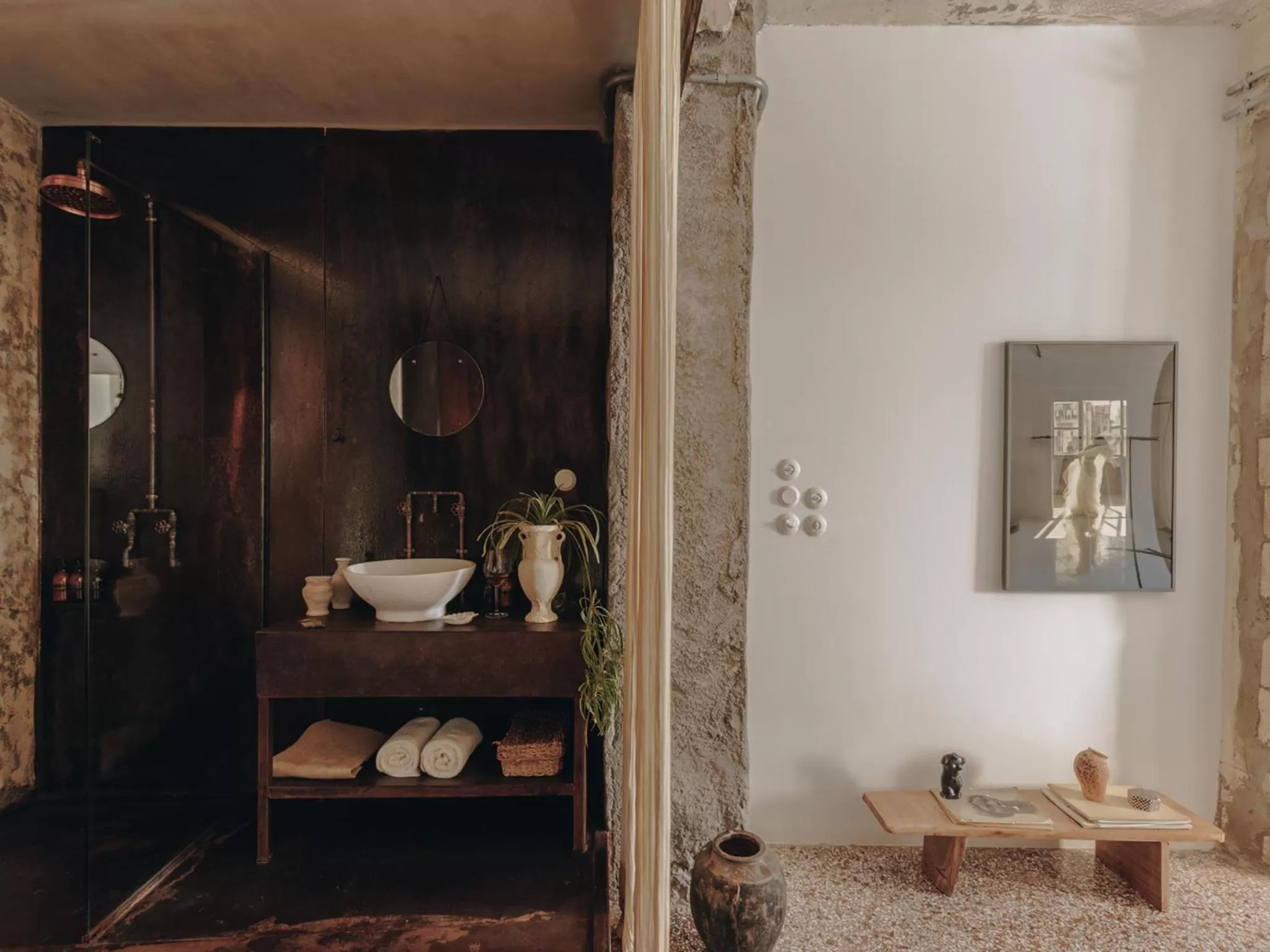 Shower in Mona Athens