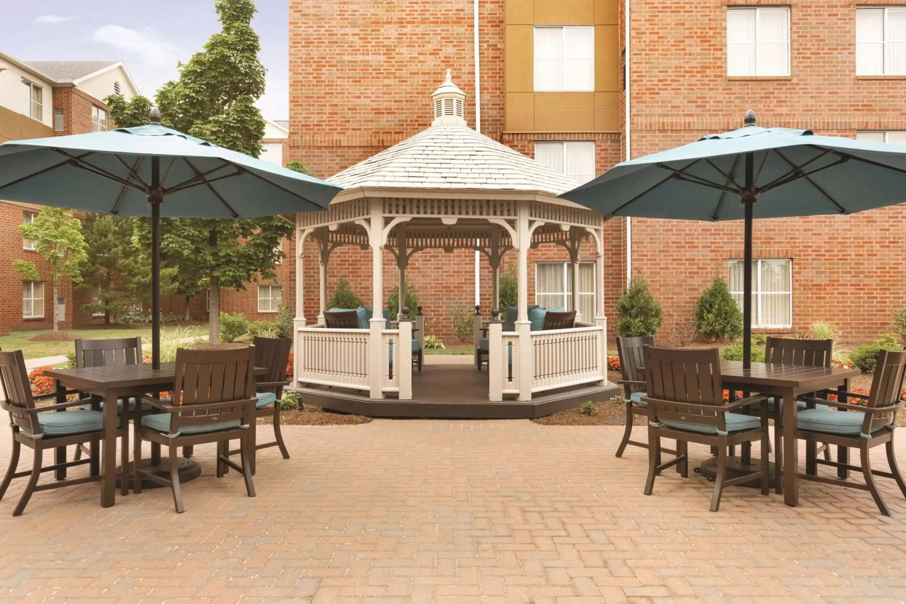 Patio, Restaurant/Places to Eat in Homewood Suites by Hilton Detroit-Troy