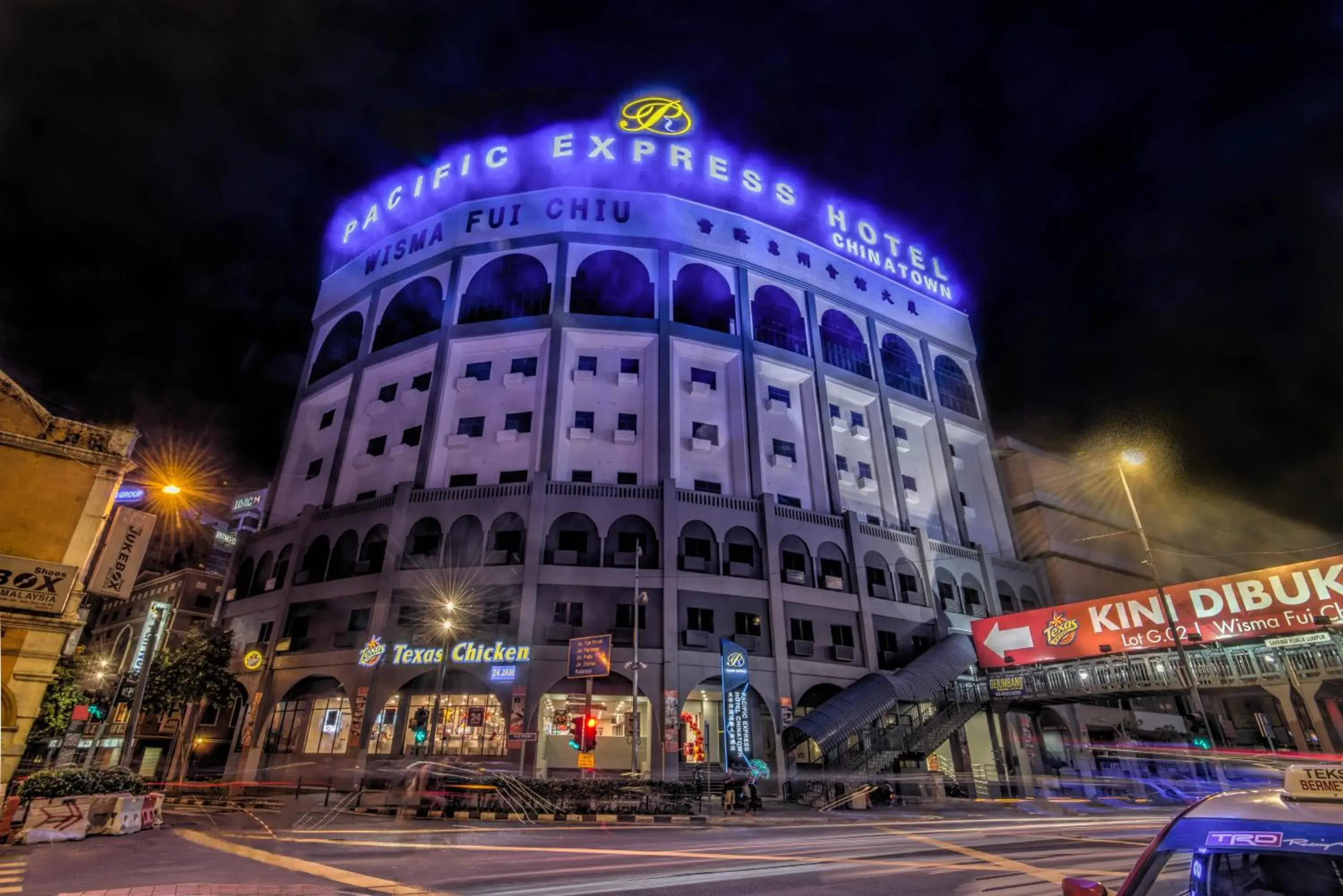 Facade/entrance, Property Building in Pacific Express Hotel Chinatown