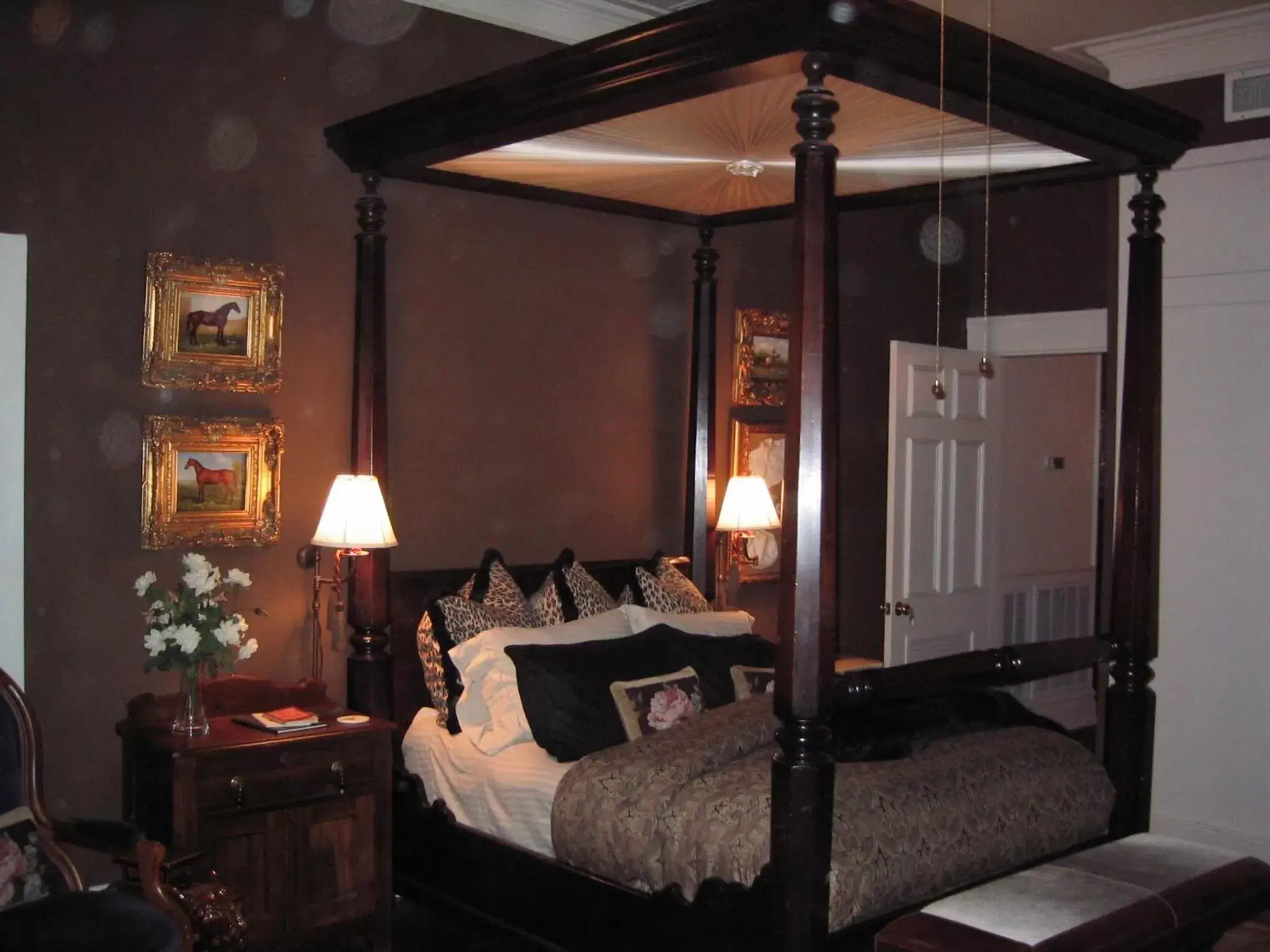 Bedroom in Belle Oaks Inn