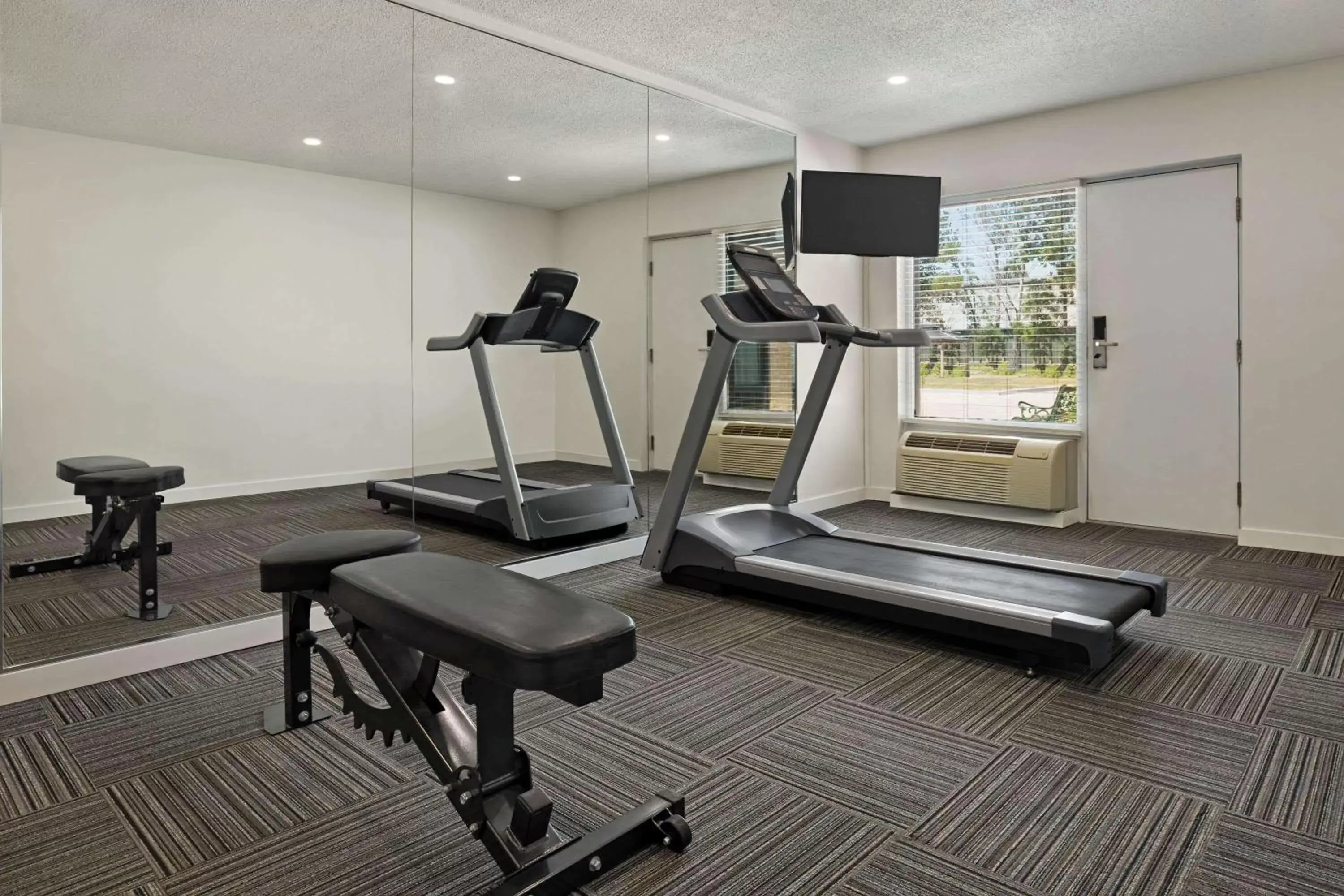 Activities, Fitness Center/Facilities in Days Inn by Wyndham Sarnia Harbourfront
