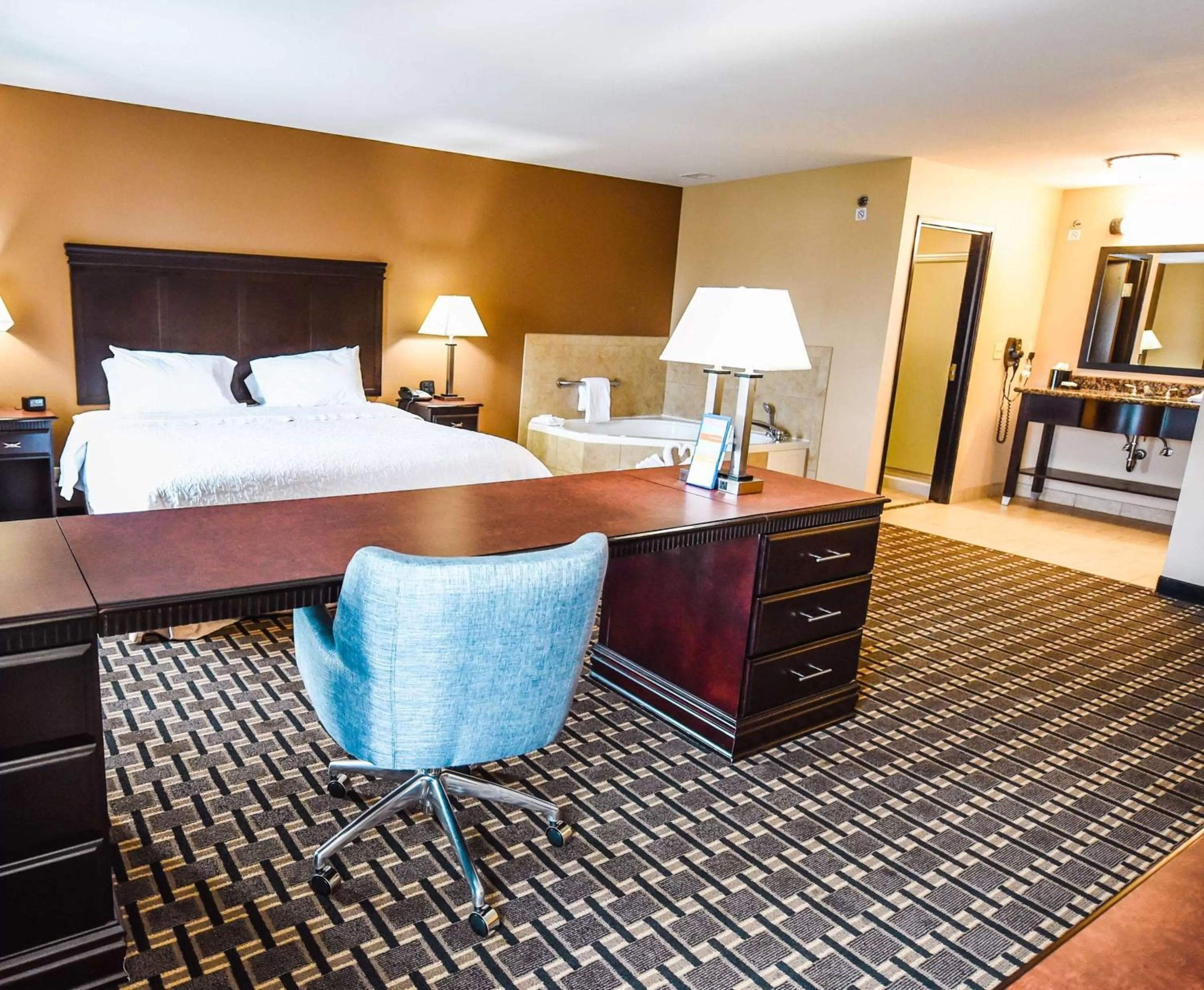 King Studio in Hampton Inn & Suites Pine Bluff