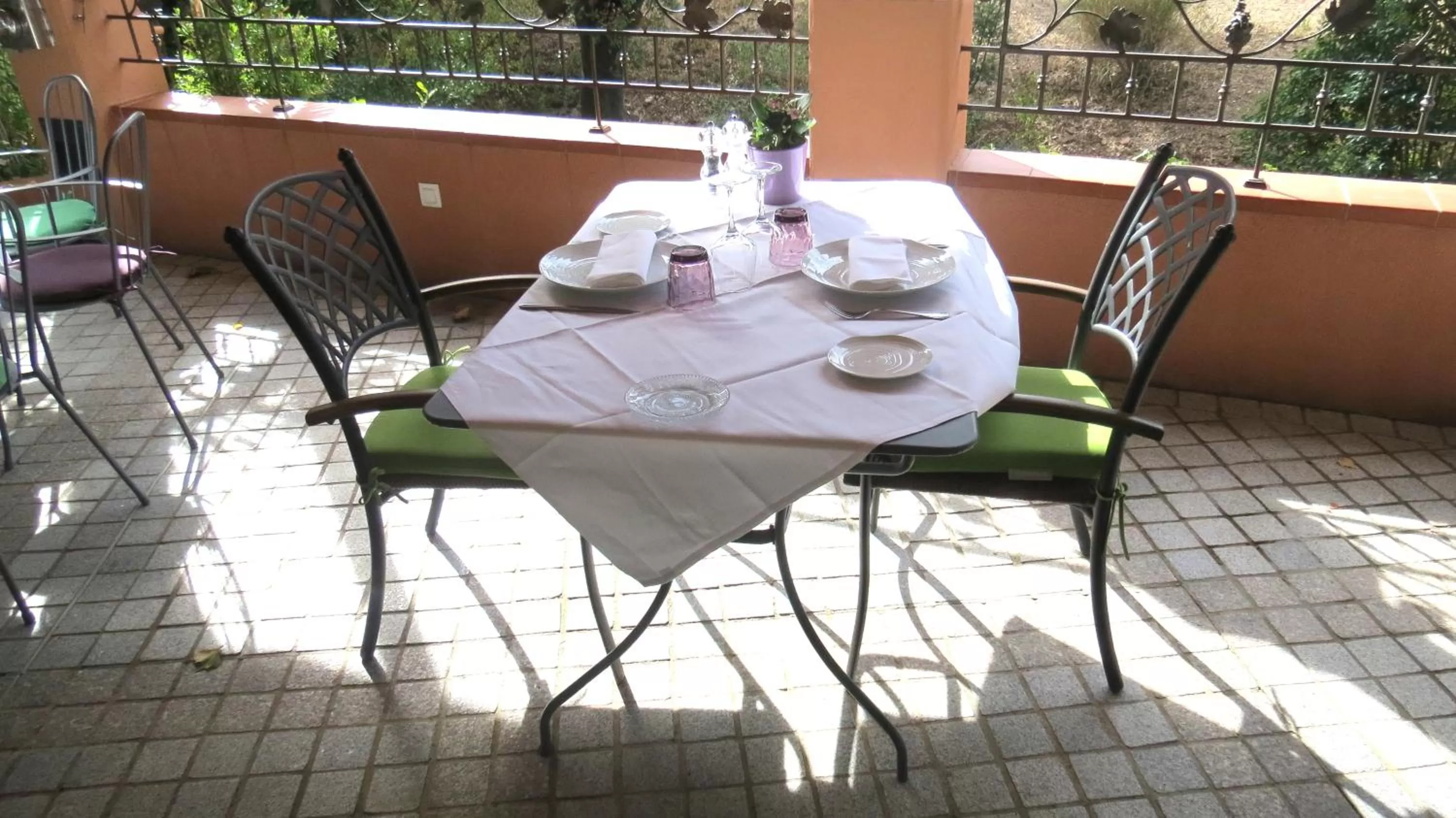 Restaurant/places to eat in Le Mas du Lingousto