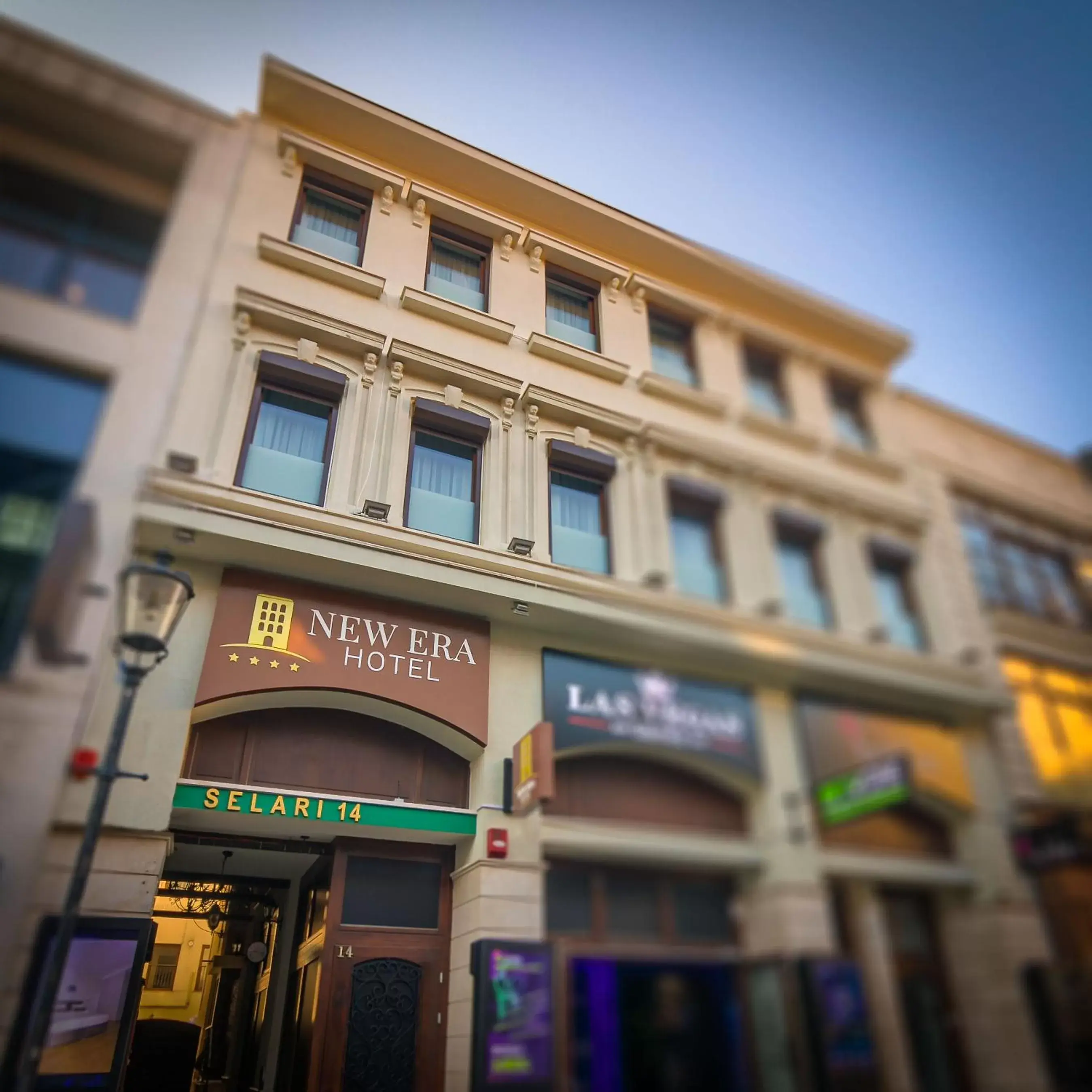 Property building in New Era Hotel Old Town Party Zone Bucharest- parking with fee nearby - NOT at the hotel ! Property building in New Era Hotel Old Town Party Zone Bucharest- parking with fee nearby - NOT at the hotel !