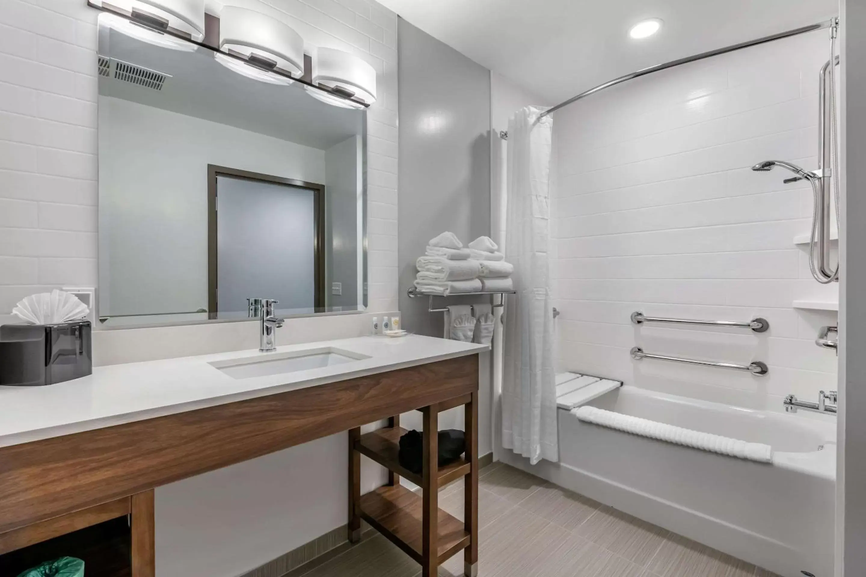 Photo of the whole room, Bathroom in Comfort Suites Stuart-Hutchinson Island