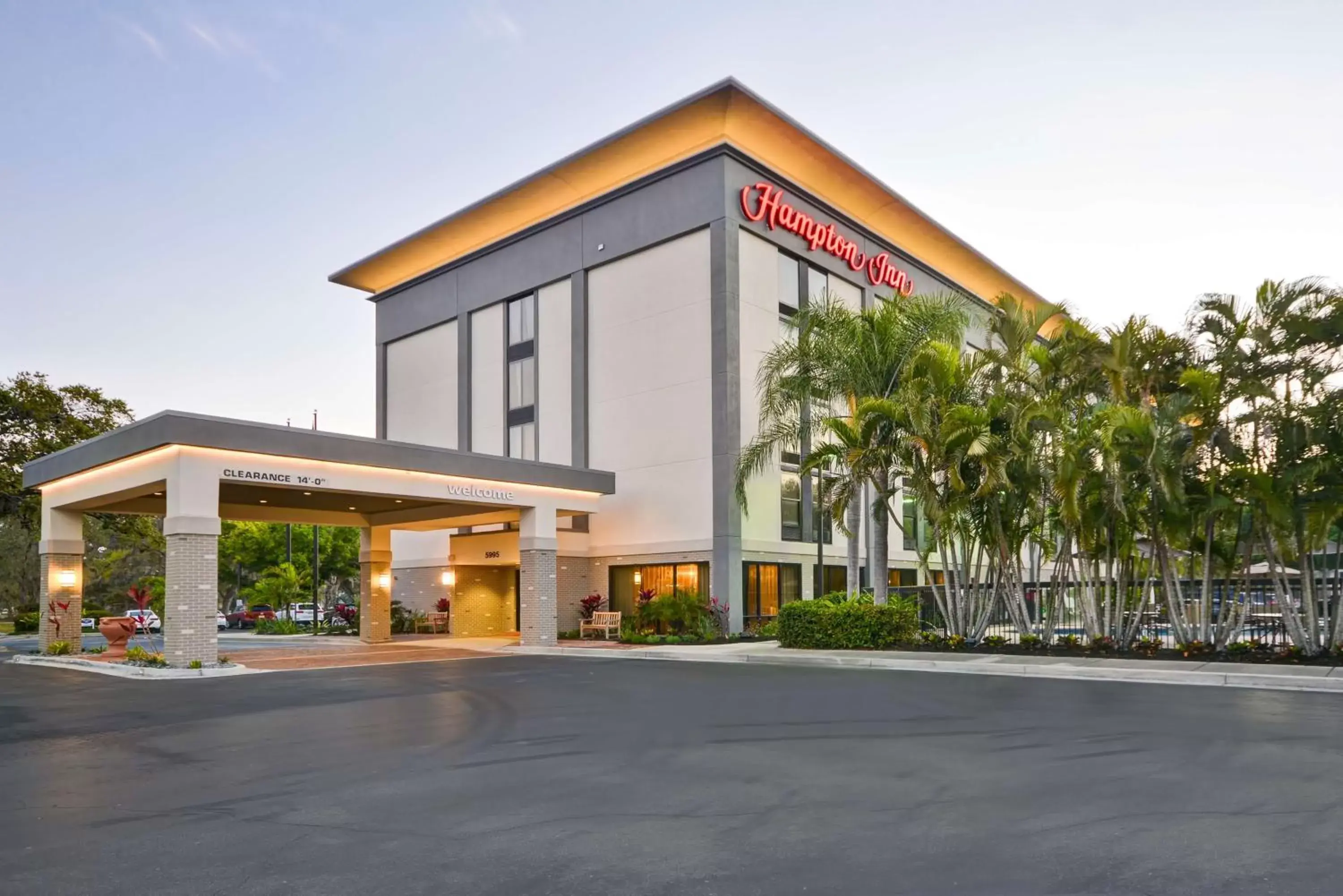 Property Building in Hampton Inn Sarasota I-75 Bee Ridge