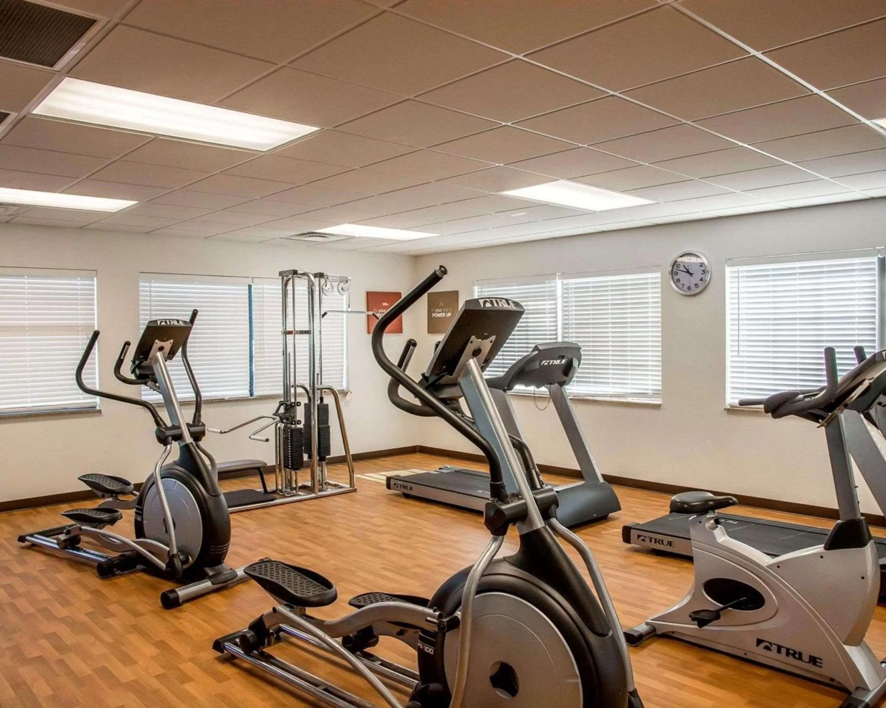 Fitness centre/facilities in Comfort Suites Cincinnati North